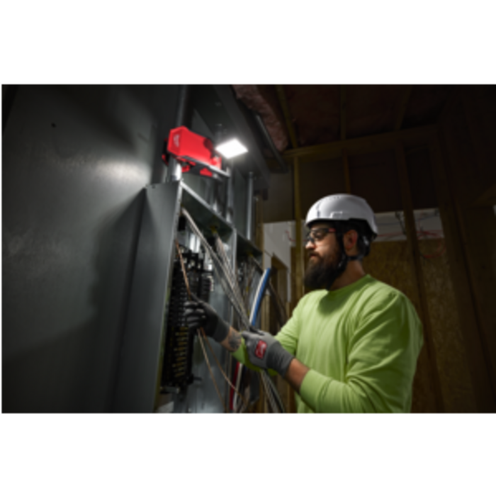 MILWAUKEE M18 PAL2 Pivoting Area Light