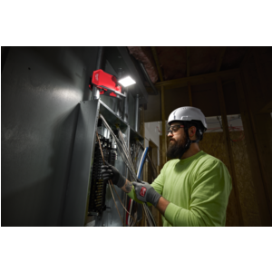 MILWAUKEE M18 PAL2 Pivoting Area Light