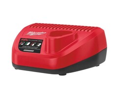MILWAUKEE M12 lader