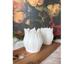 Colmore by Diga Fris witte kaarsen in tulpvorm!