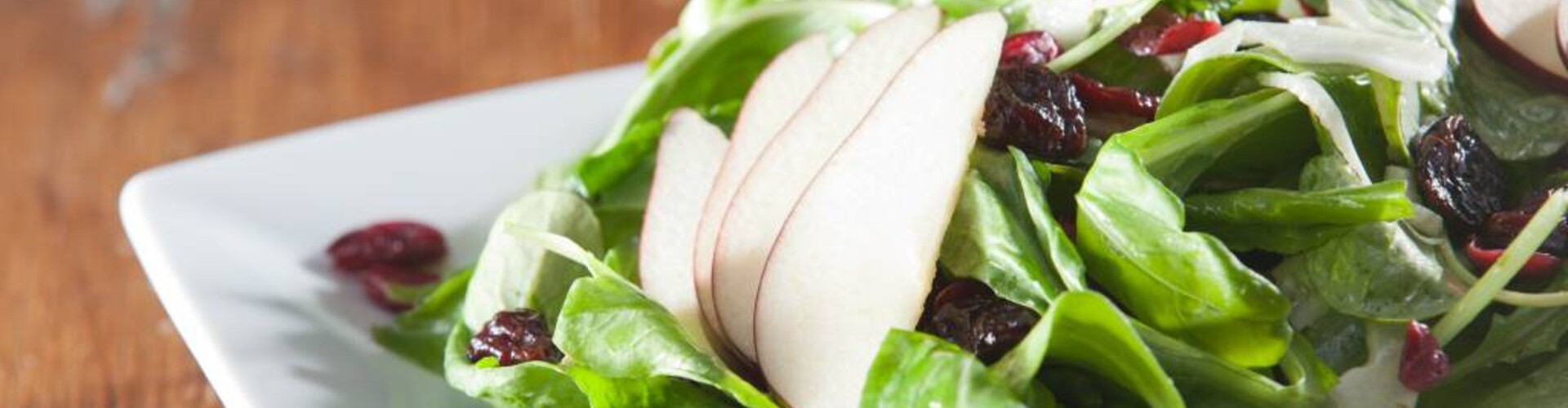 Cranberry salade met peer en jonge spinazie