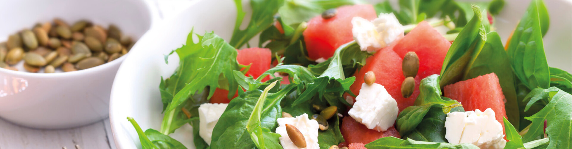 Salade met watermeloen en zaden