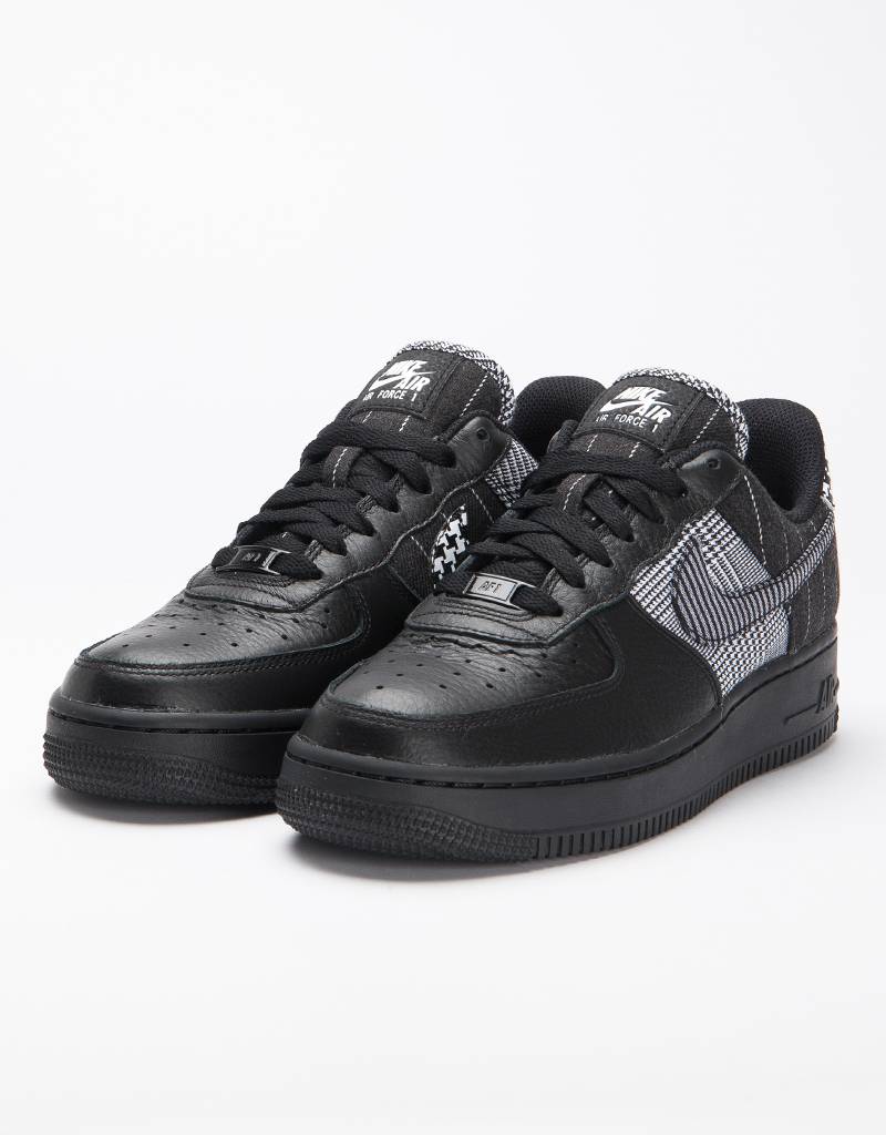 Nike air force черные. Nike Air Force 1 Black. Найк АИР Форс 1 черные. Nike Air Force Black Nike Air. Nike Air Force 1 черные.