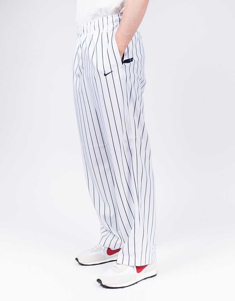 nike pants stripe