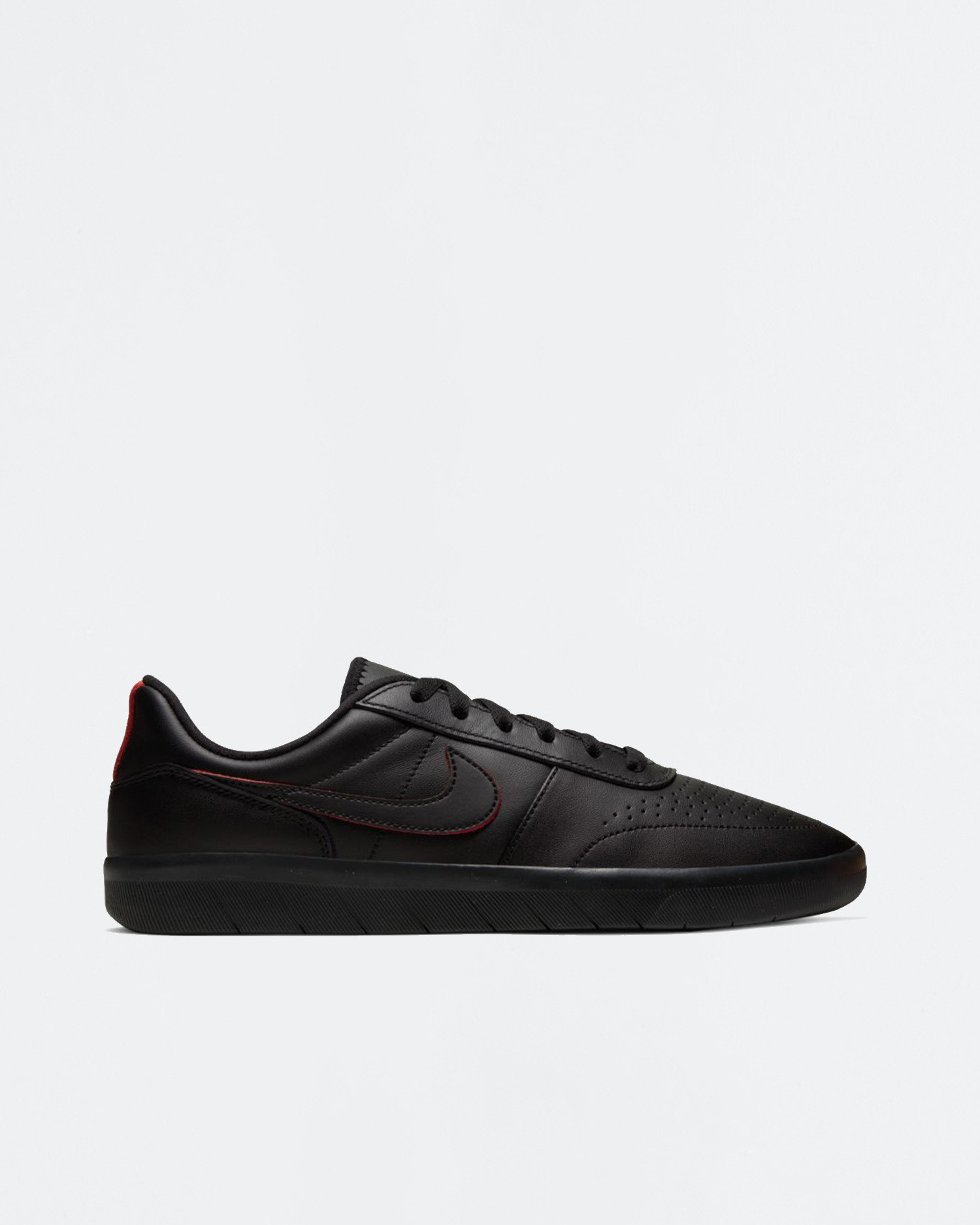 nike sb team classic black leather