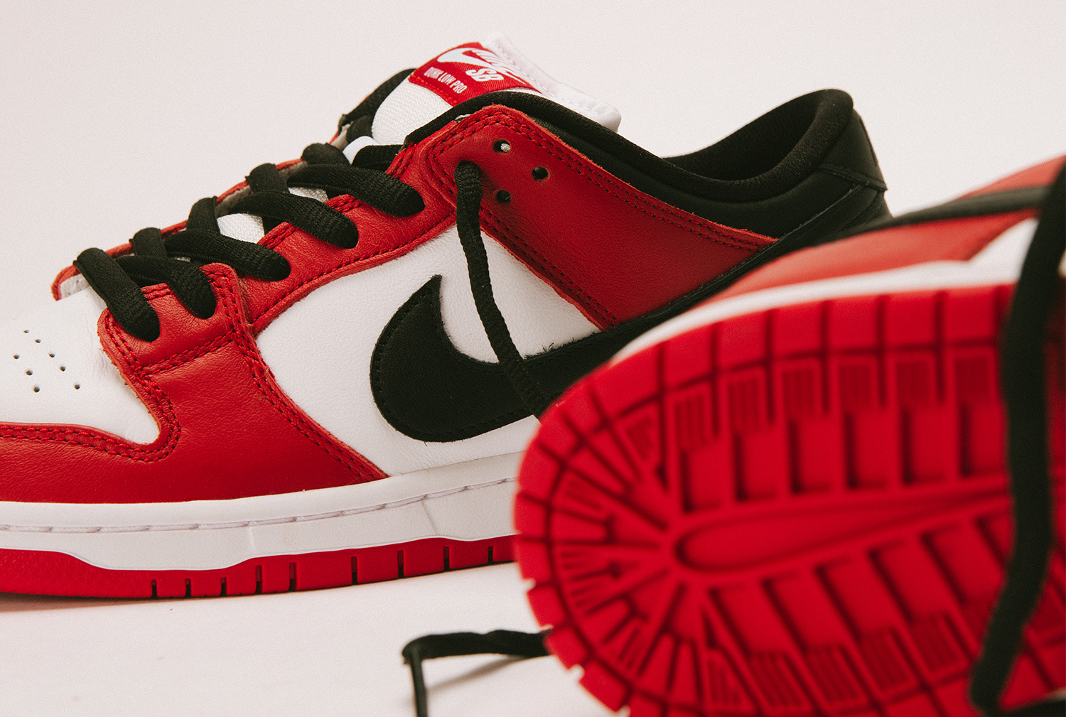 Launches 01.09.2020 Nike SB Dunk Low Chicago Lockwood