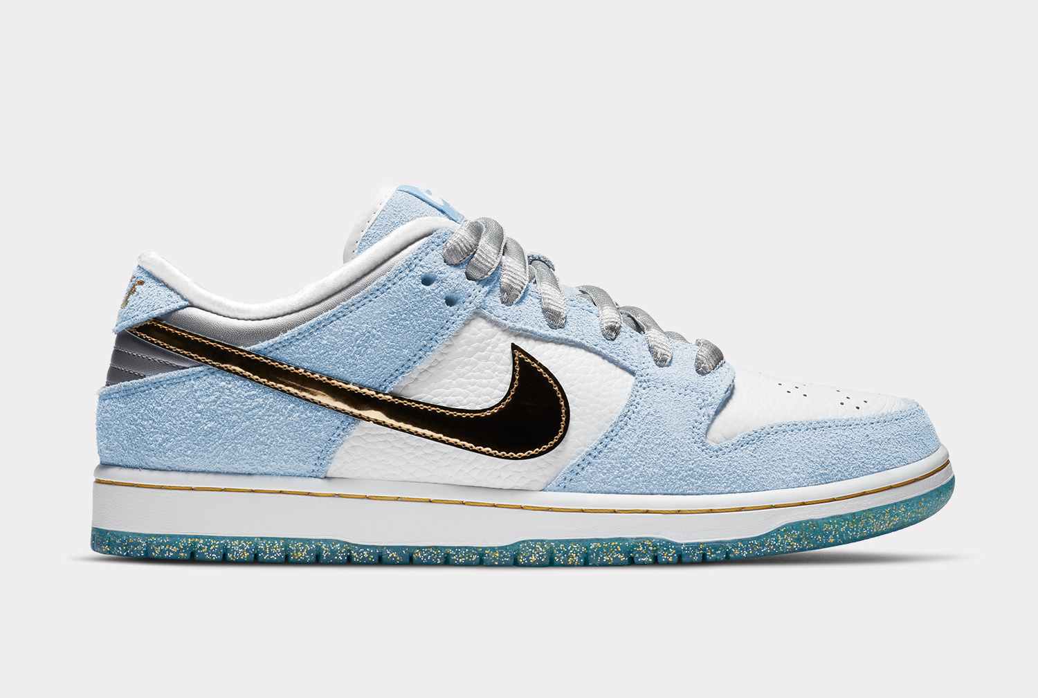 17.12.20 - Nike SB x Sean Cliver Dunk Low Pro "HOLIDAY SPECIAL"