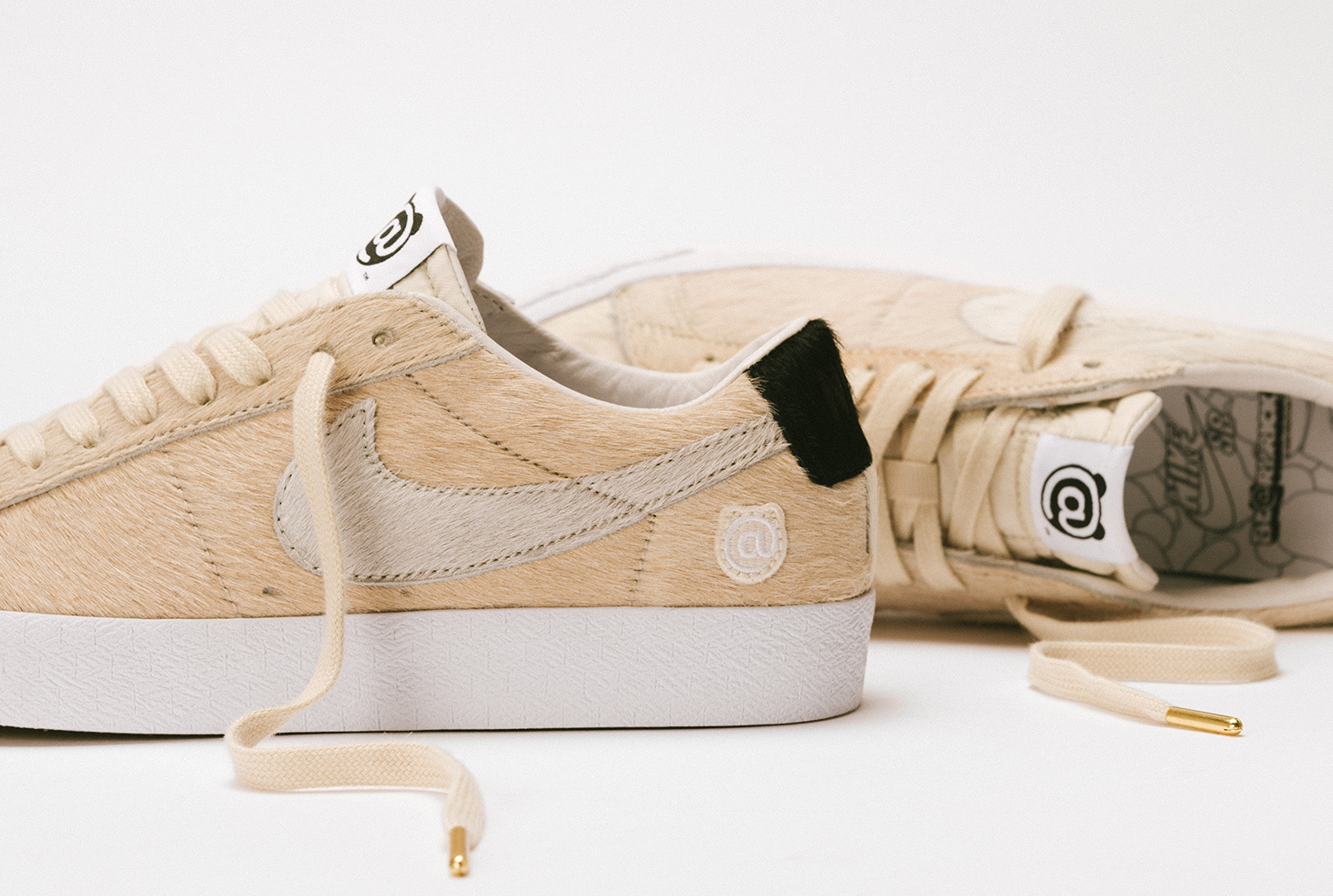 Launches 26.10.2020 - Nike SB x Medicom Blazer Low - Lockwood Skateshop & Avenue Antwerpen