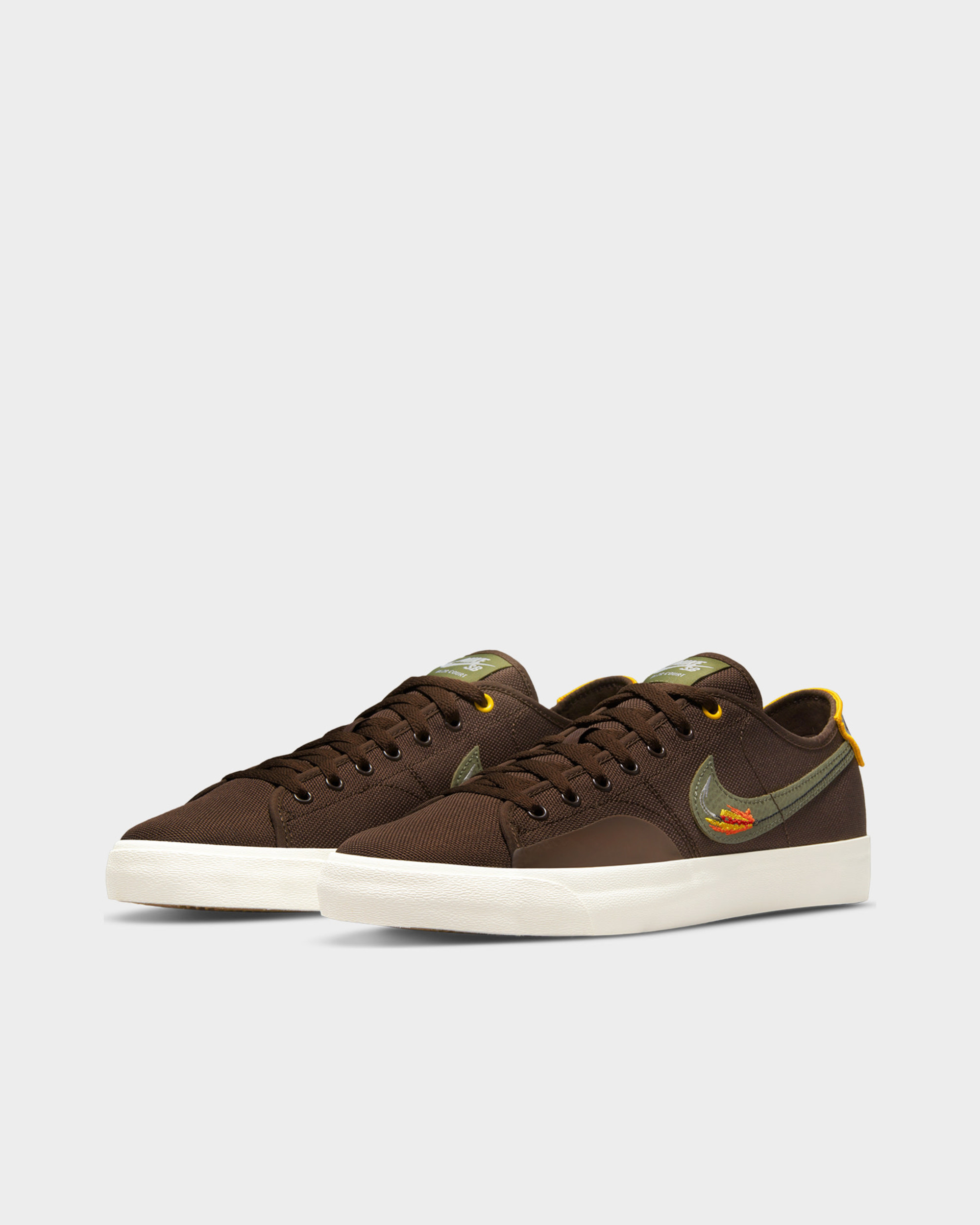 Nike sb blzr court dvdl Baroque brown/medium olive-light bone