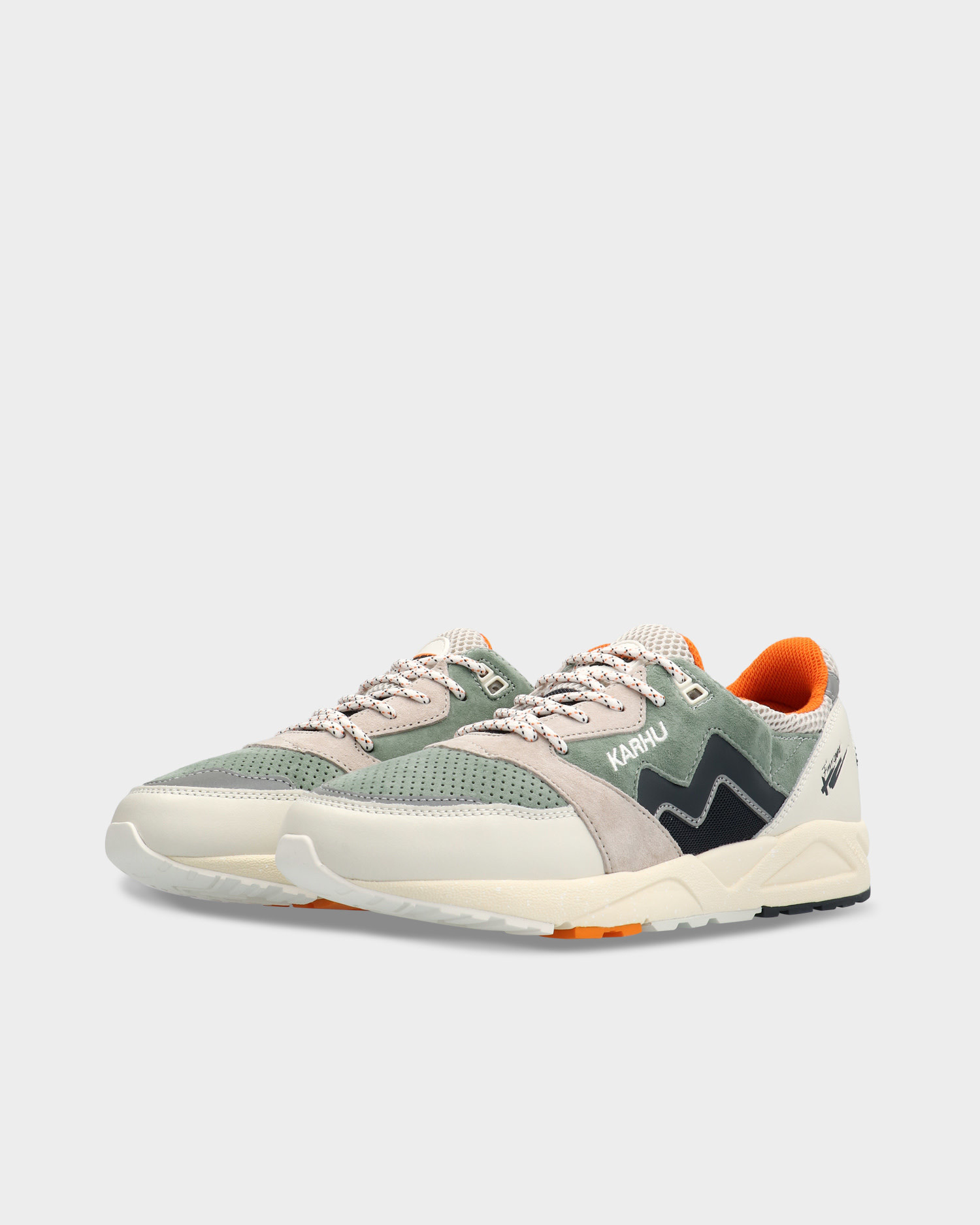 Karhu Aria 95 Lily White/ India Ink - Lockwood Skateshop & Avenue Antwerpen