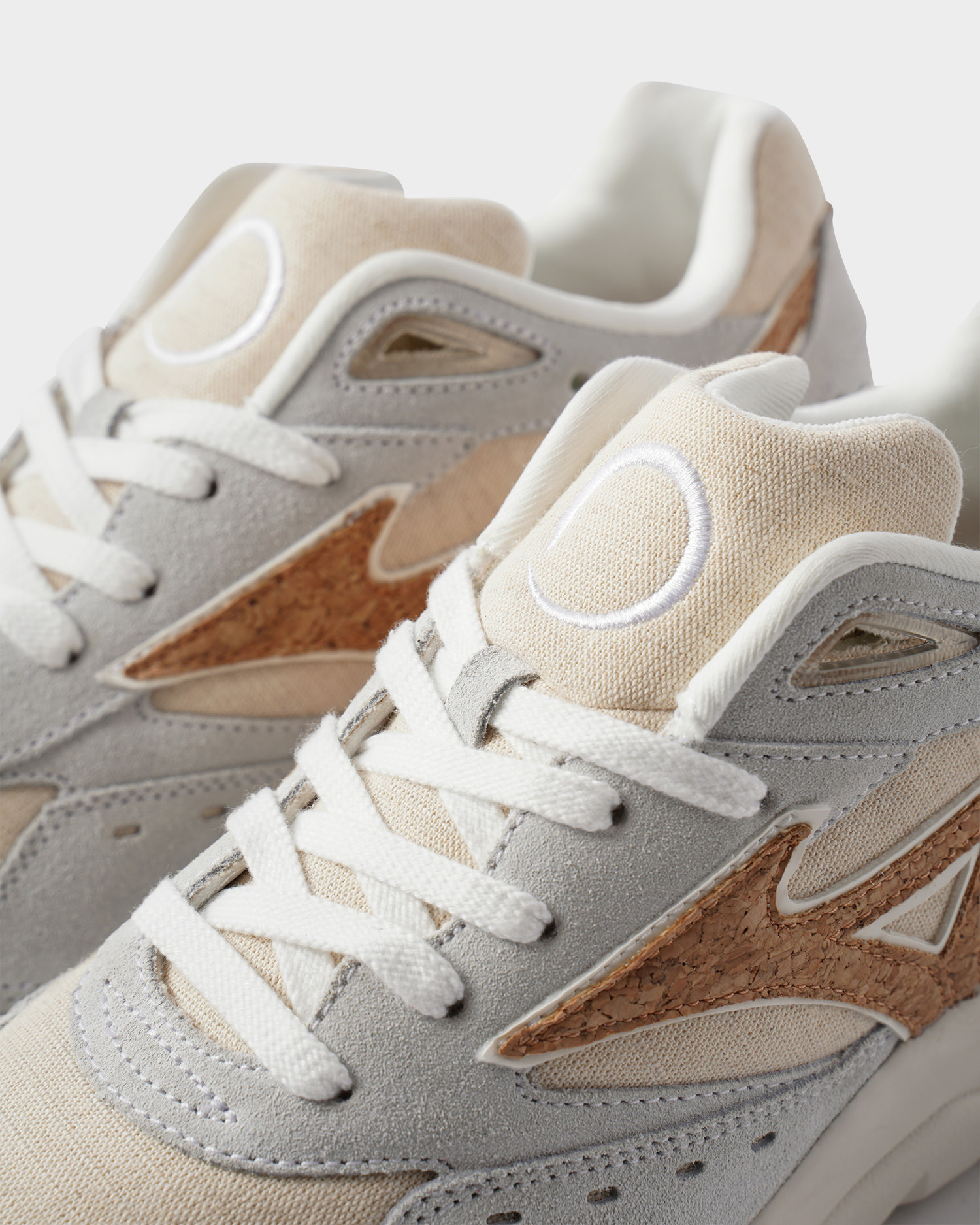 Mizuno Contender Undyed white/ Ginger Root/ Undyed Root