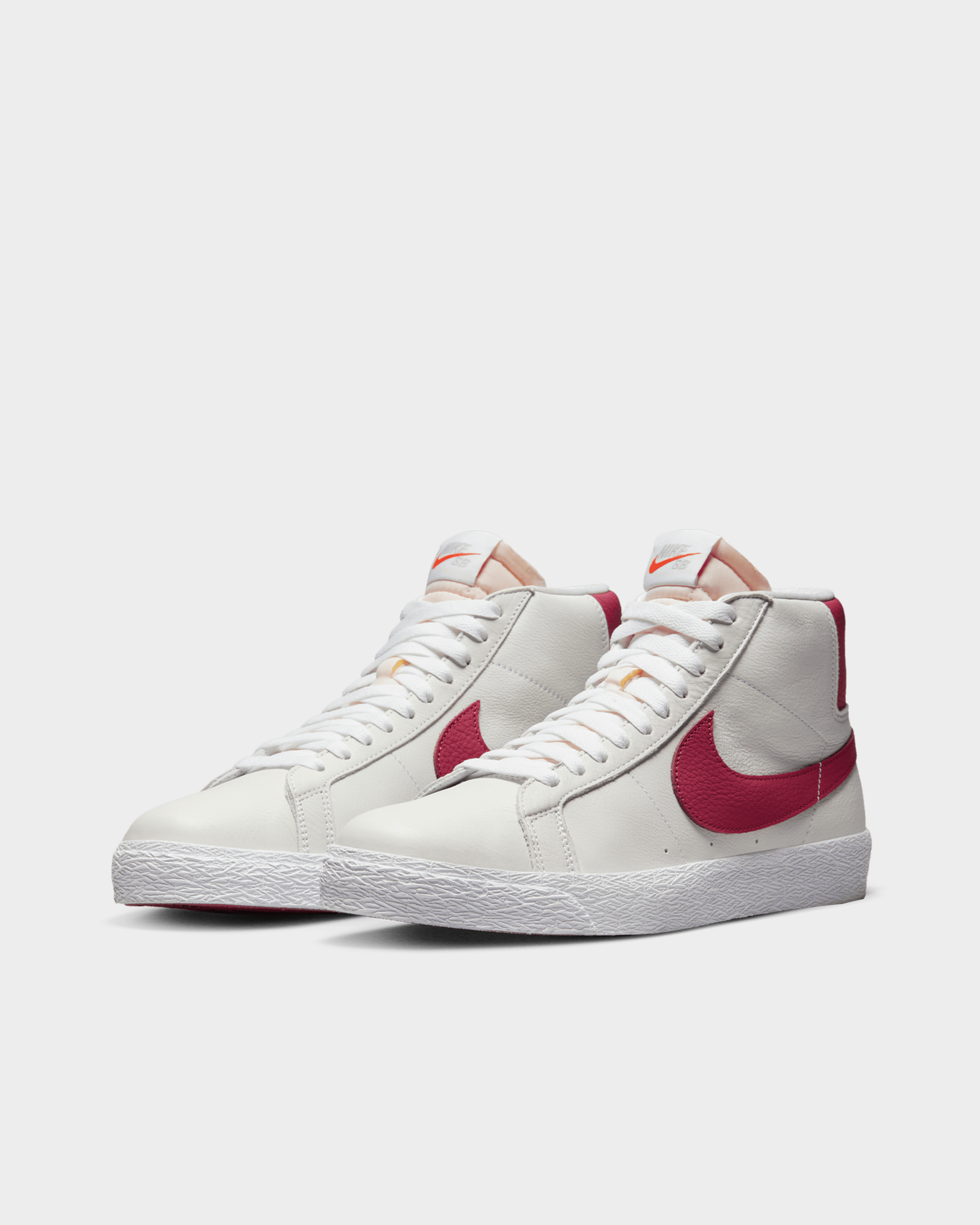 Nike SB Zoom Blazer Mid White/ Sweet Beet-White