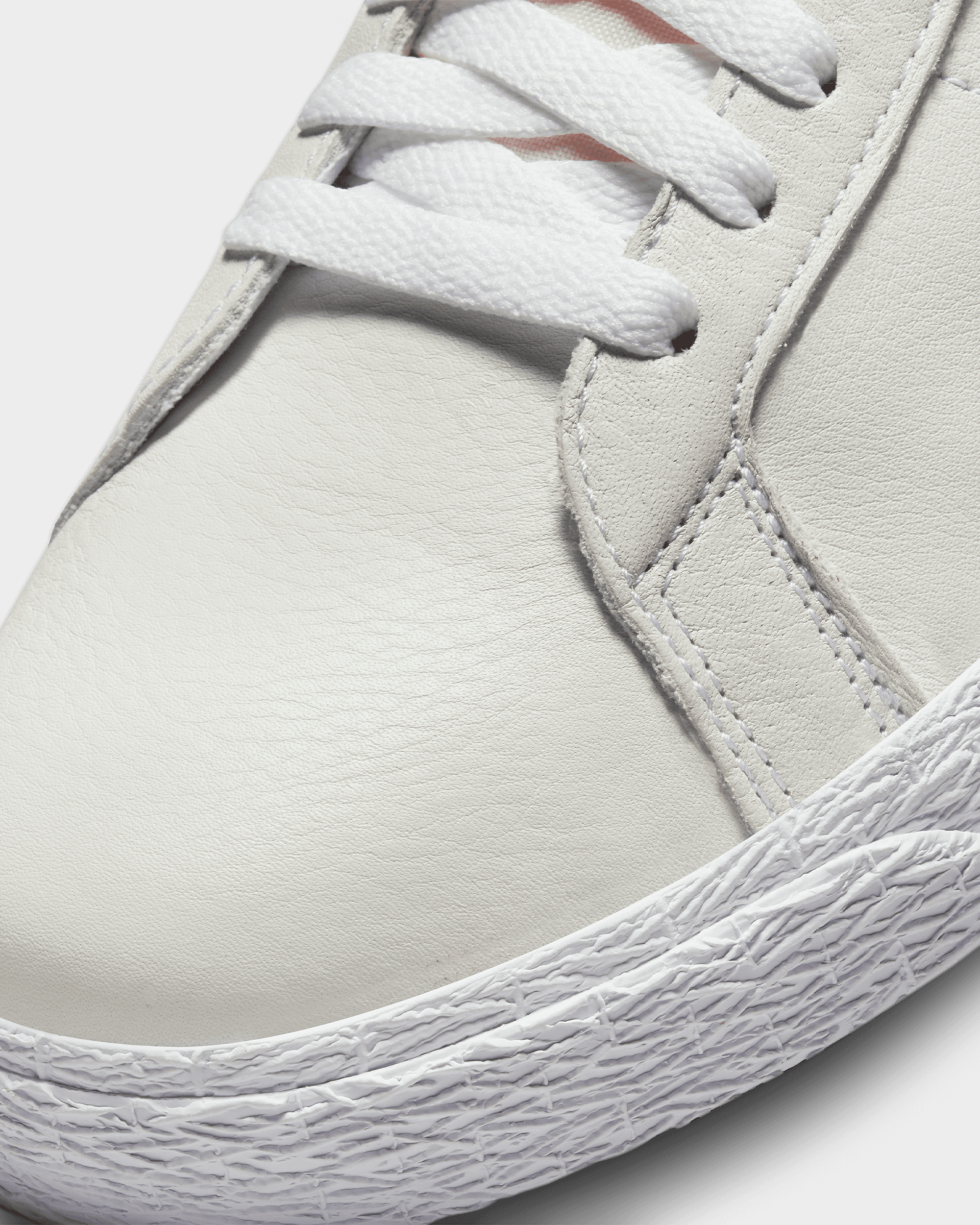 Nike SB Zoom Blazer Mid White/ Sweet Beet-White