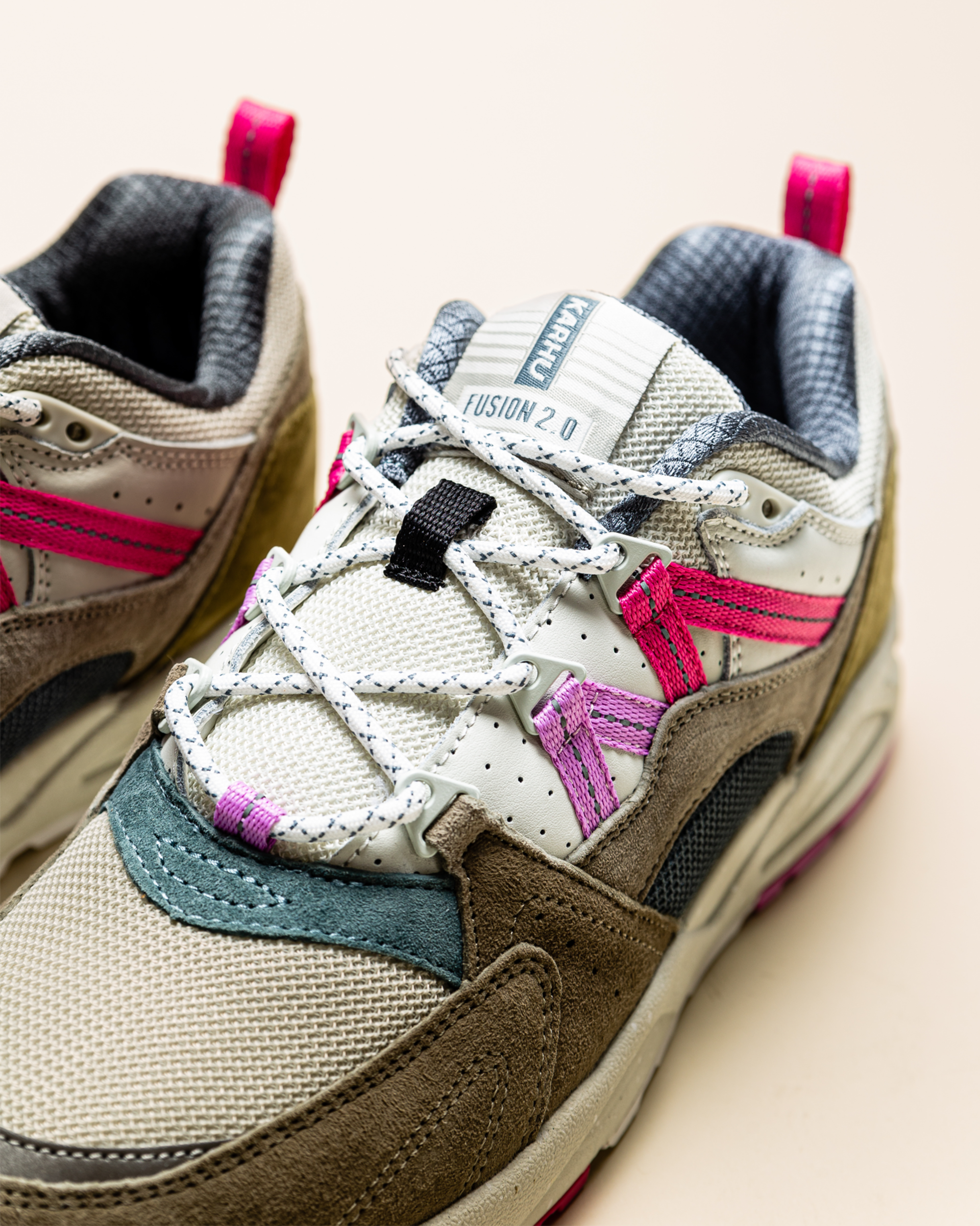 Karhu Fusion 2.0 - Abbey Stone/ Pink Yarrow