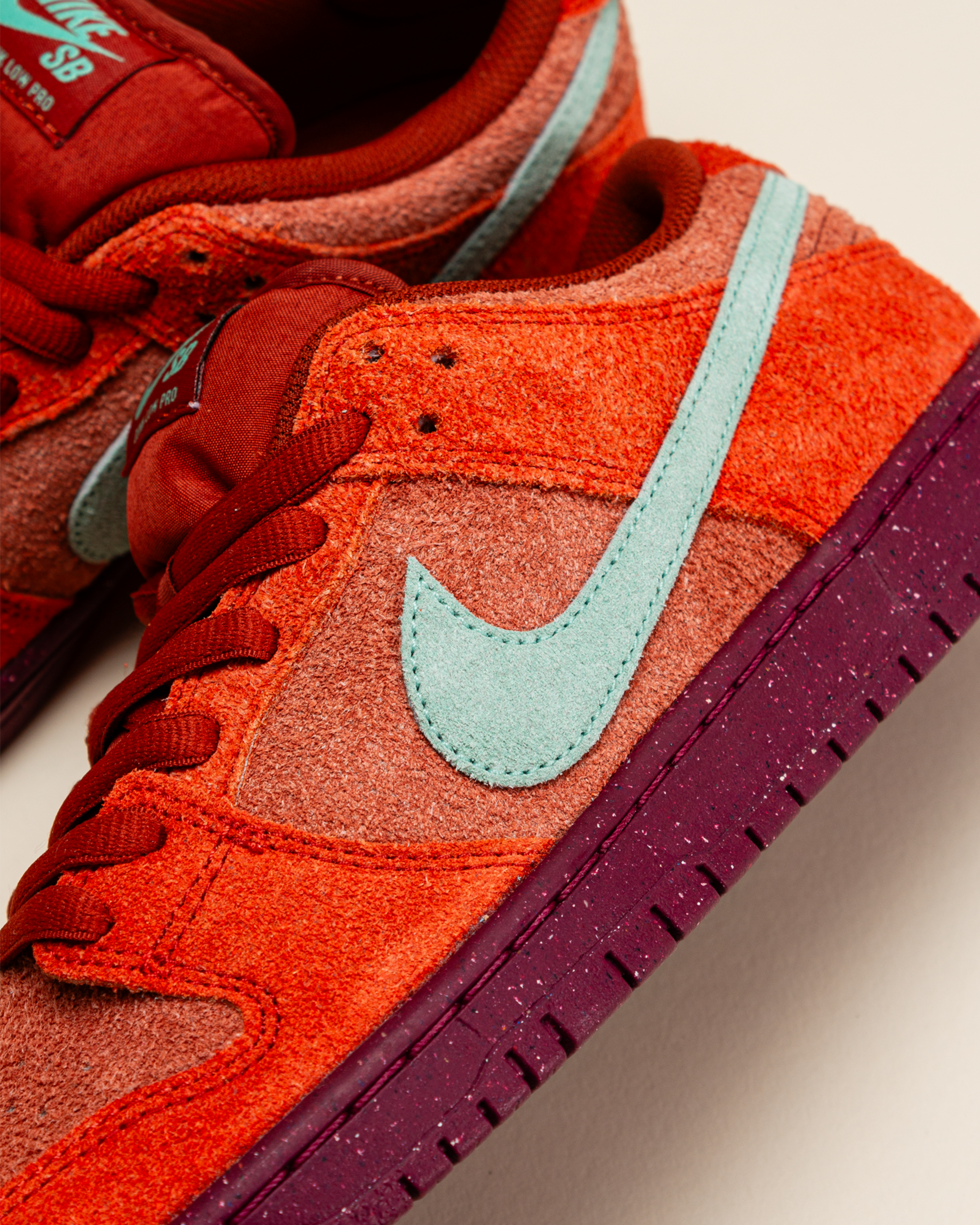 Nike SB Dunk Low 'Mystic Red' DV5429-601 Release Date