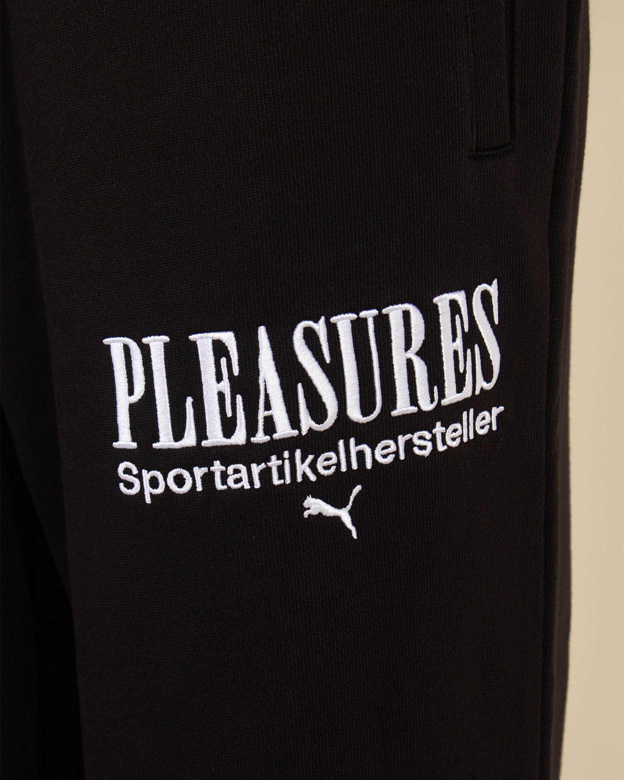 Puma X Pleasures Sweatpants - Black