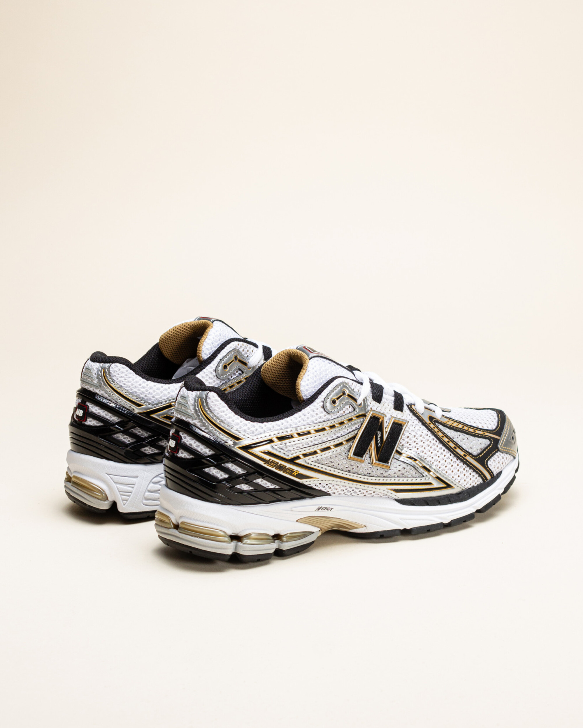 New Balance 1906R - Metallic Silver/Metallic Gold