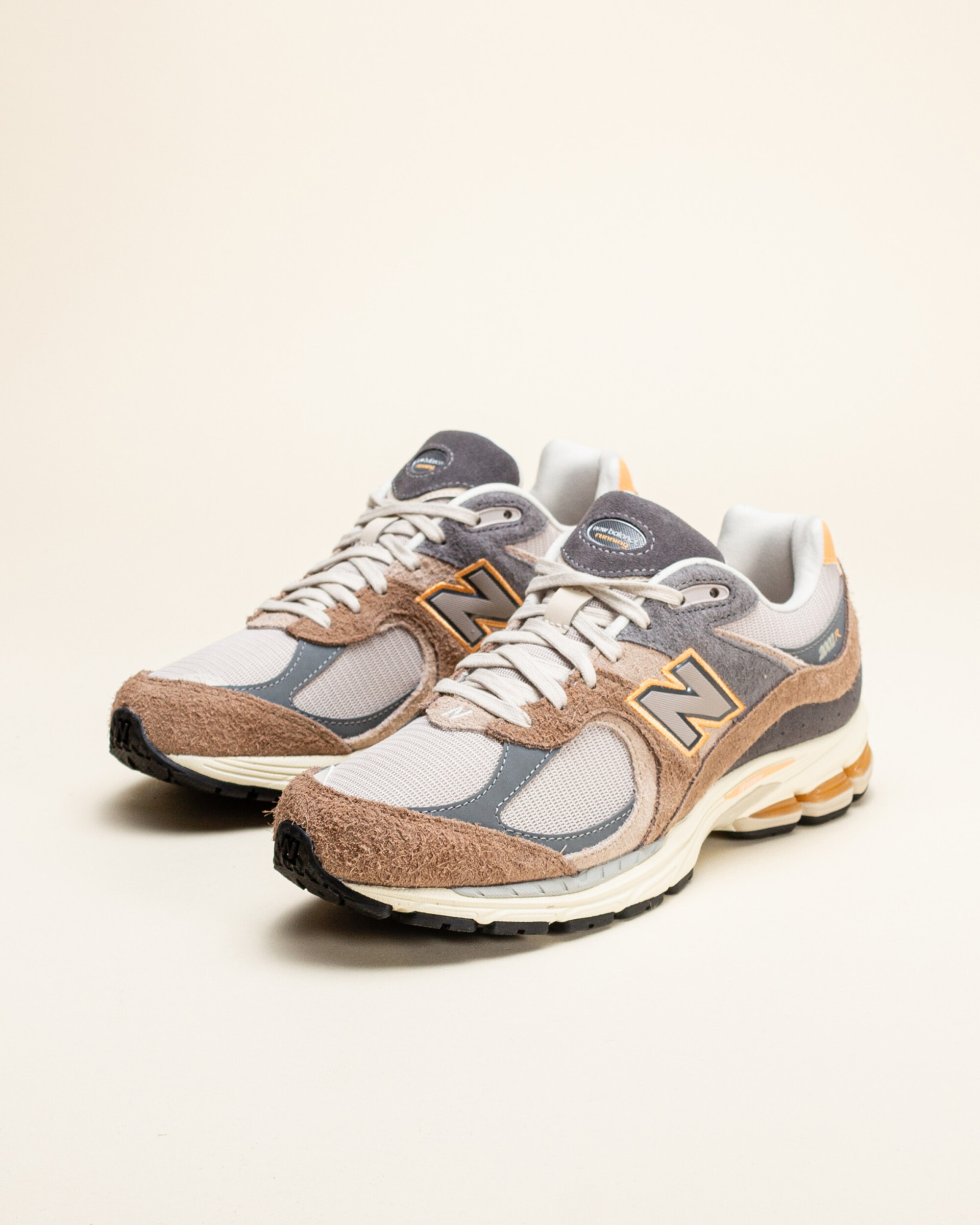 New Balance 2002R - Mushroom/Hazy Peach/Castlerock