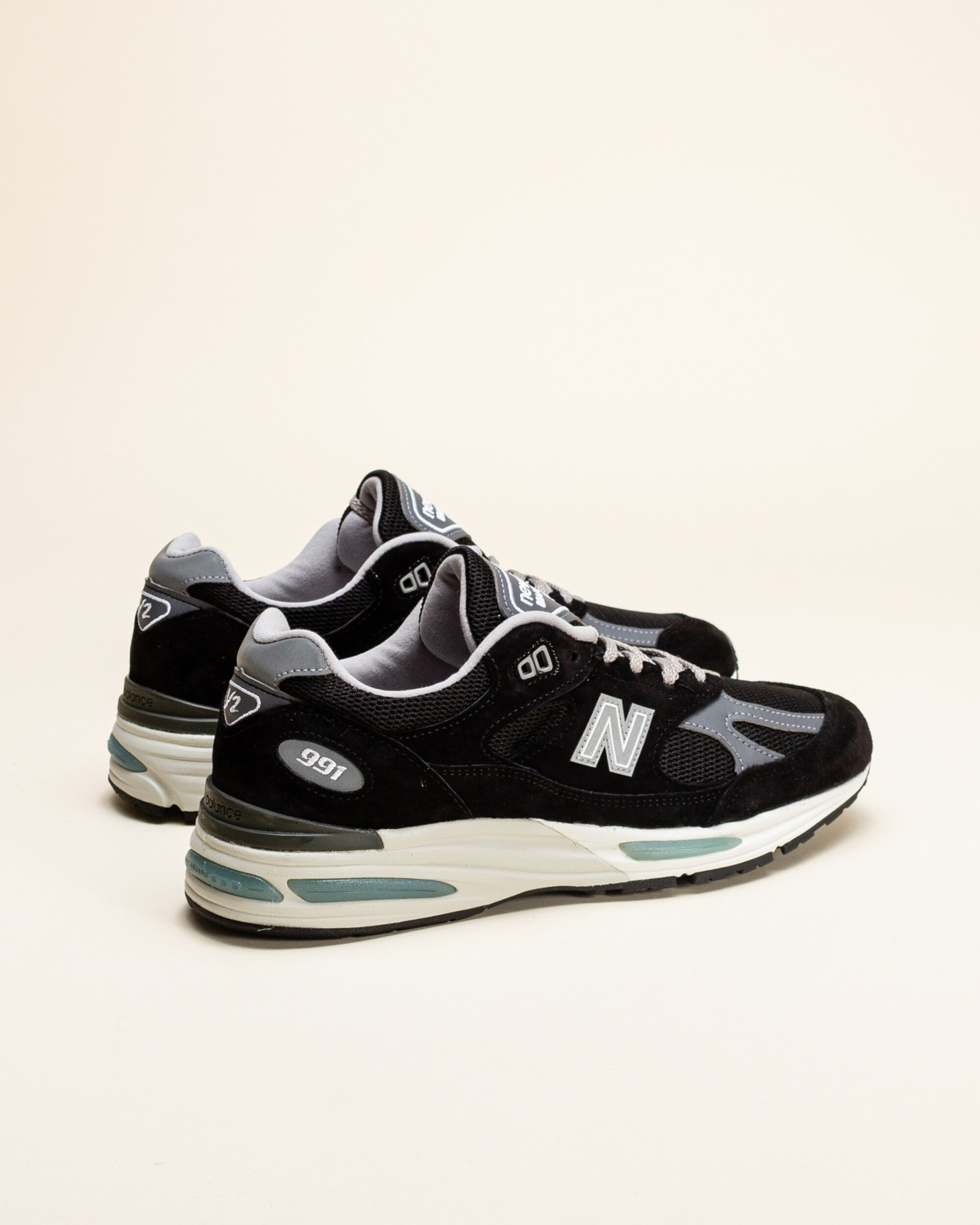 New Balance Made in UK 991v2 - Black Smoked/Pearl