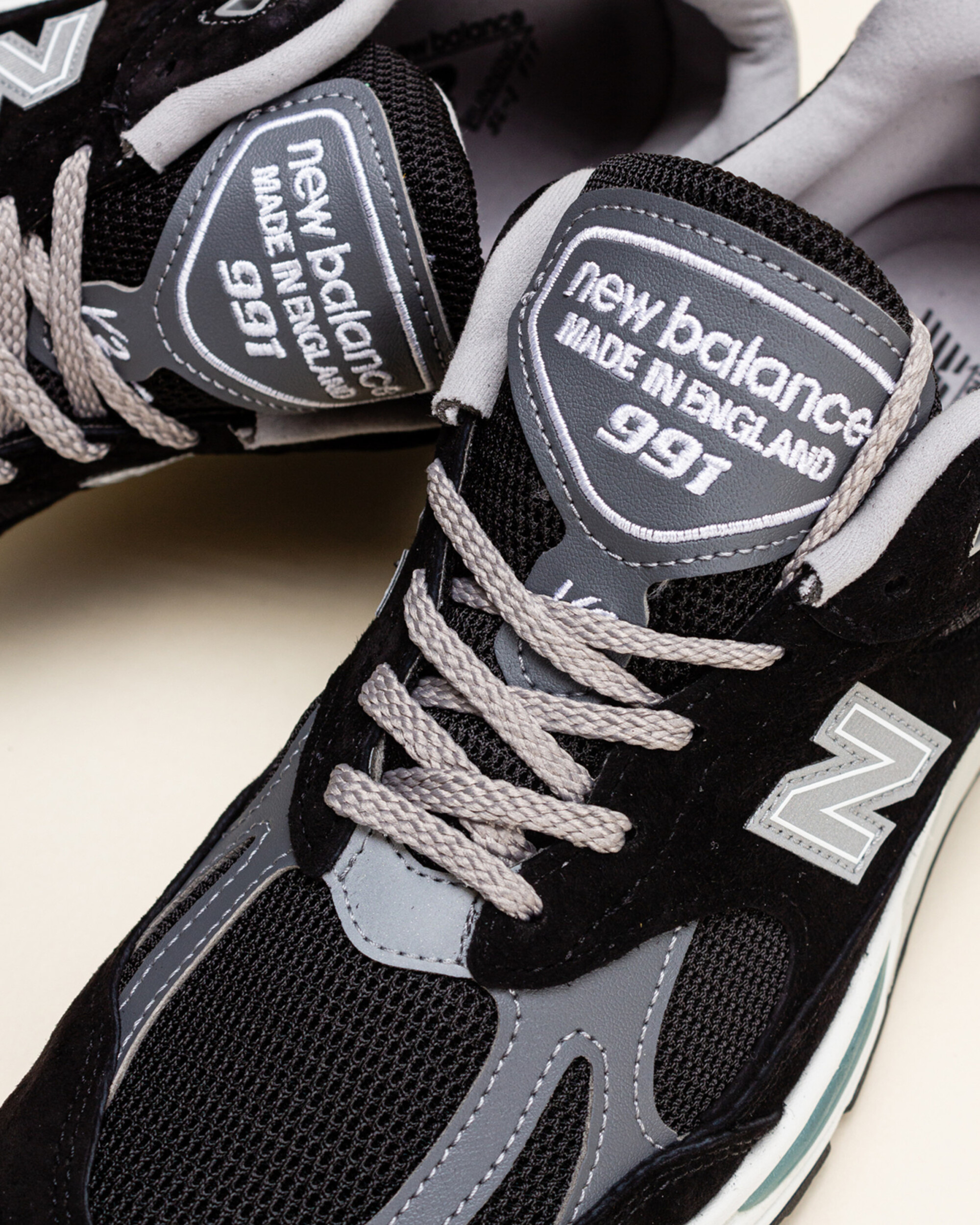 New Balance Made in UK 991v2 - Black Smoked/Pearl