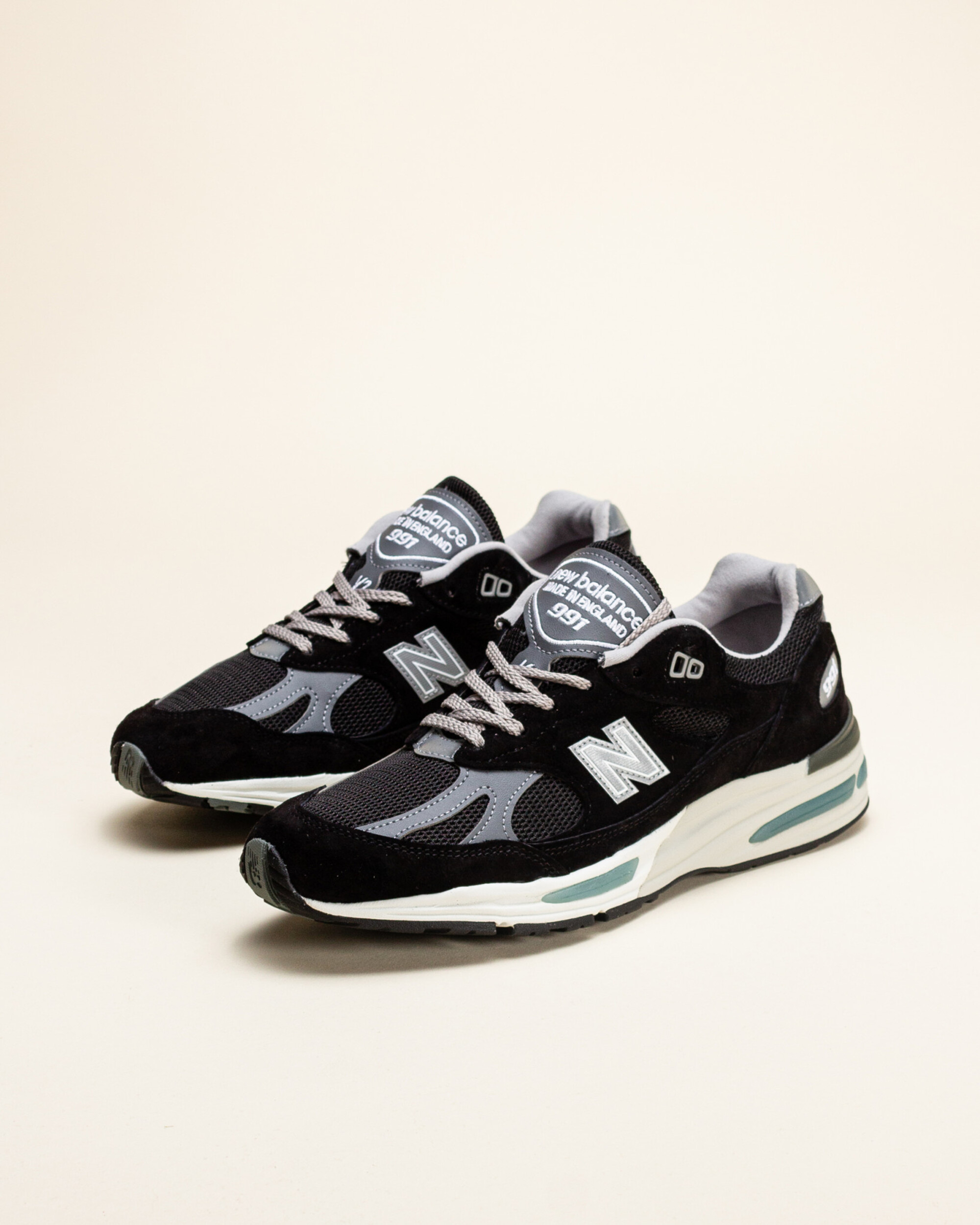 New Balance Made In UK 991v2 - Black Smoked / Pearl - Lockwood ...