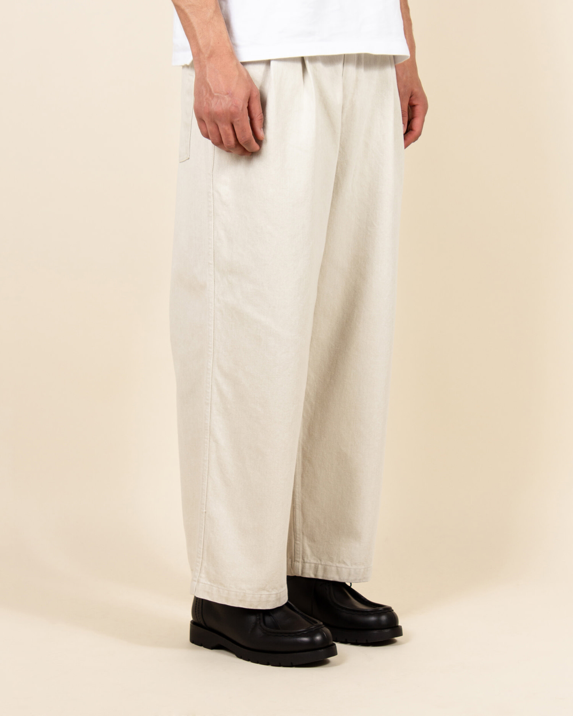 Two Tuck Wide Trousers Ivory