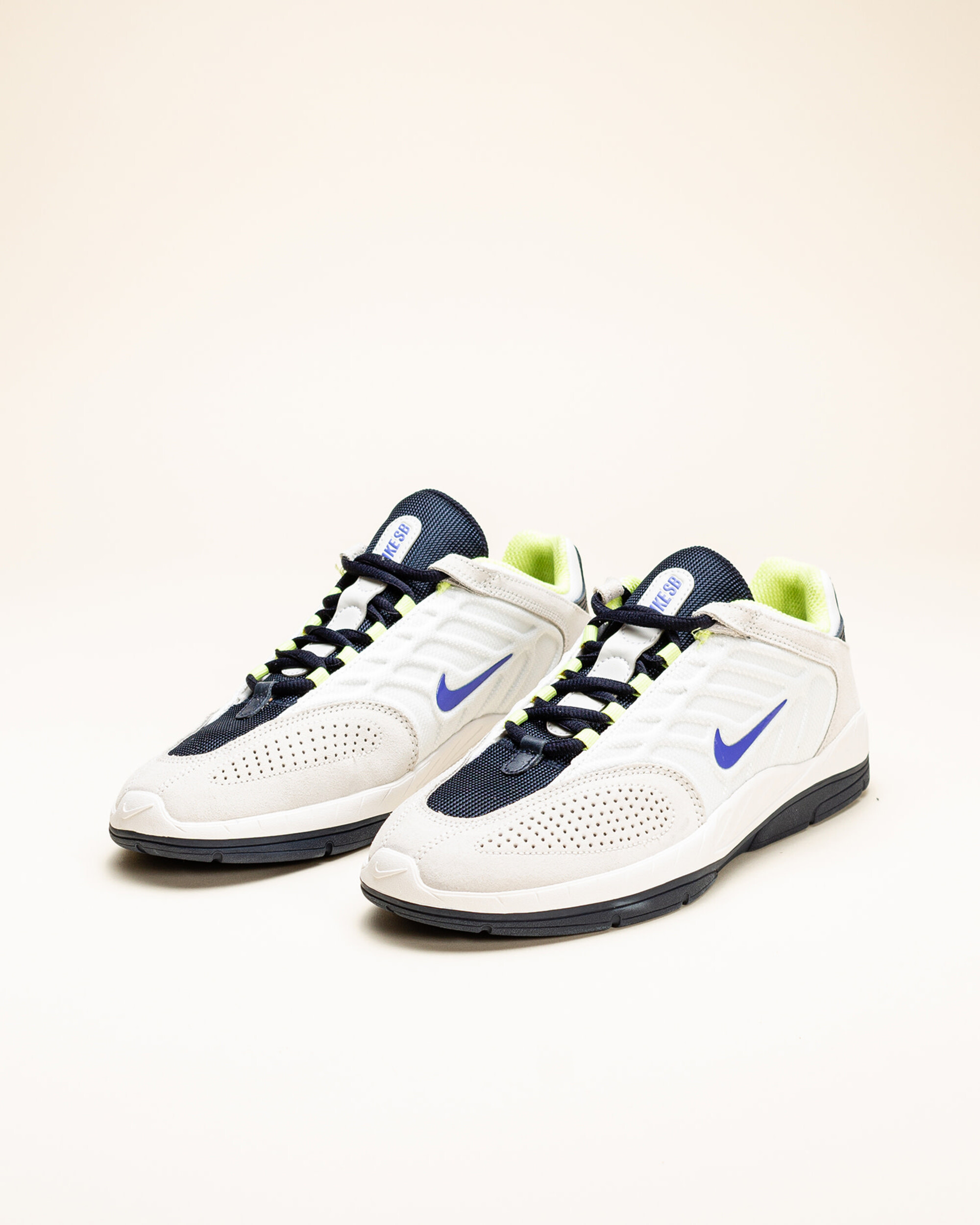 Nike SB Vertebrae - Summit White/Platinum Tint/Dark Obsidian/Persian Violet