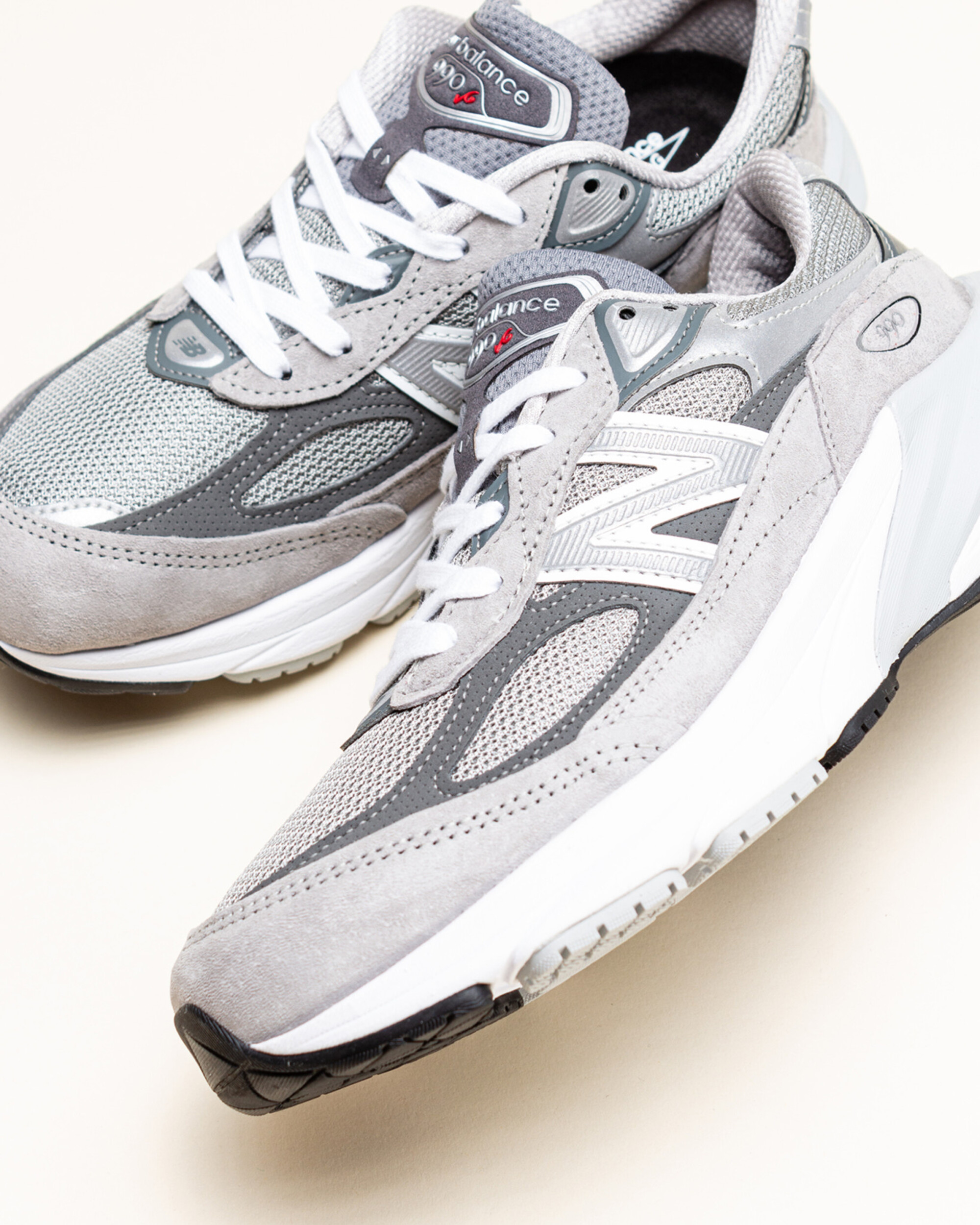 New Balance Made in USA 990v6 - Grey