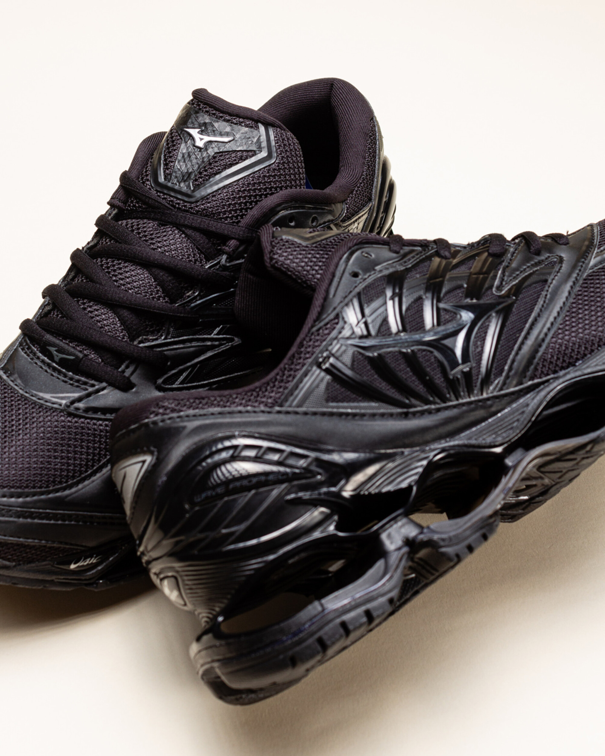 Mizuno Wave Prophecy LS - Black