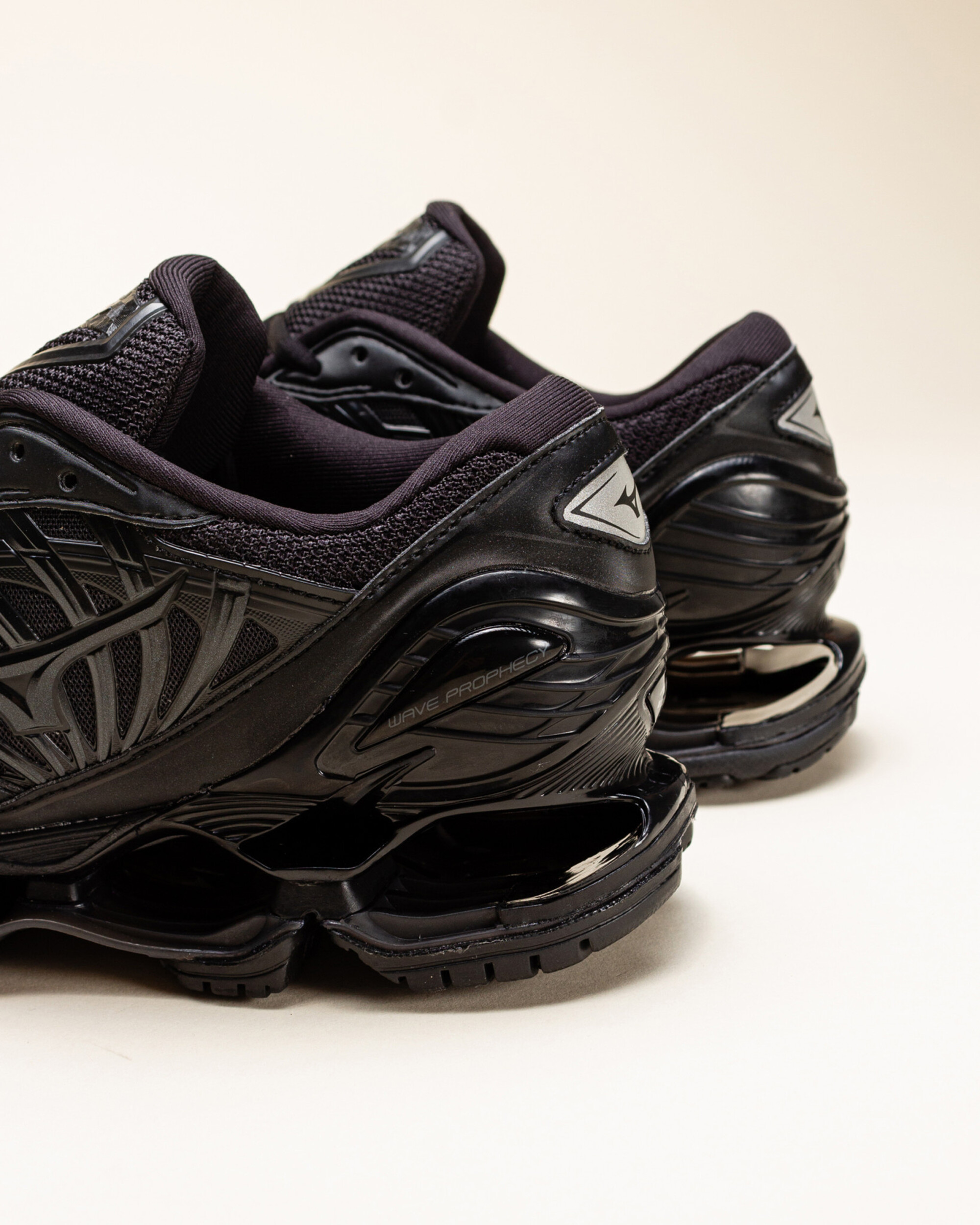 Mizuno Wave Prophecy LS - Black