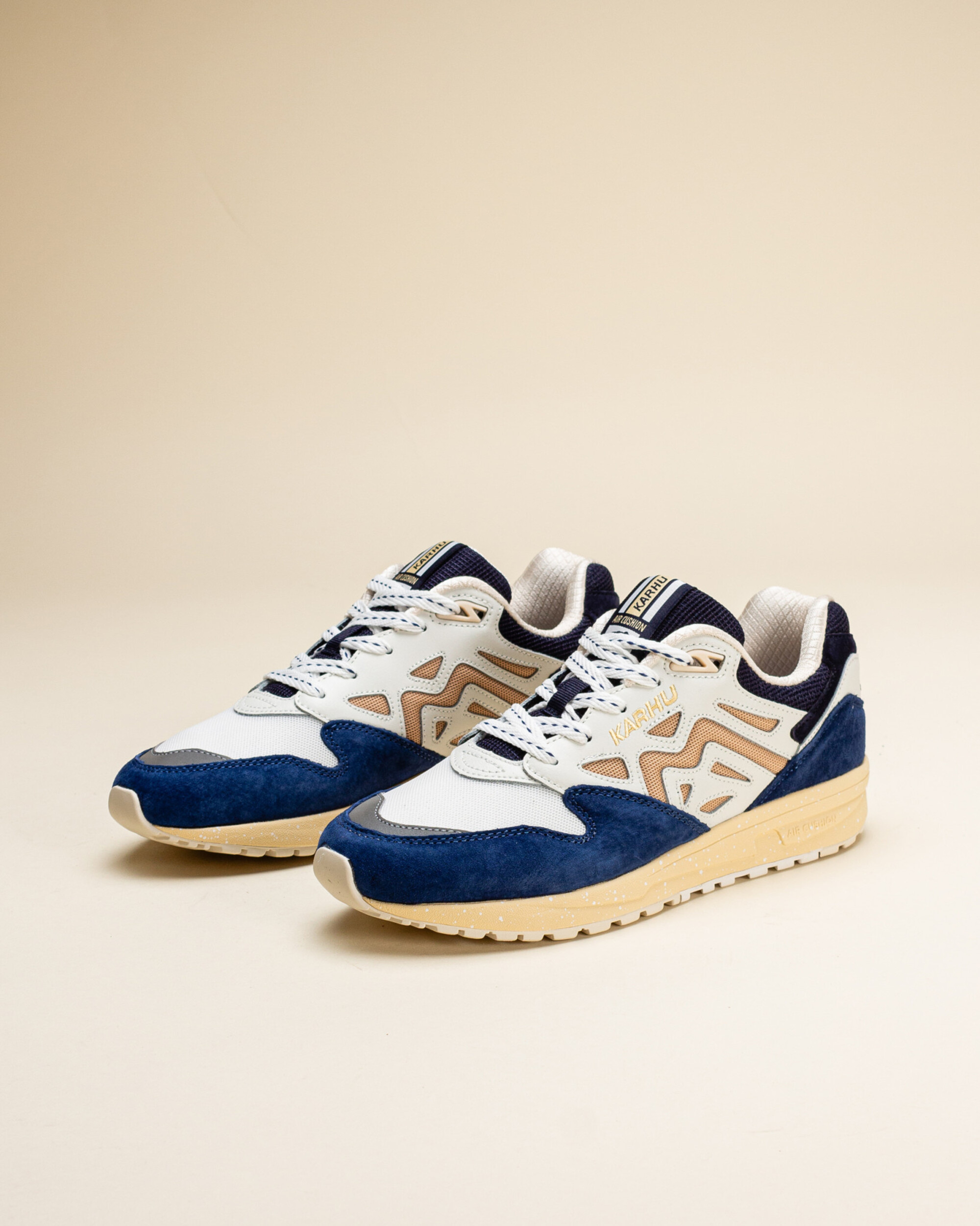 Karhu Legacy 96 - True Navy/Irish Cream