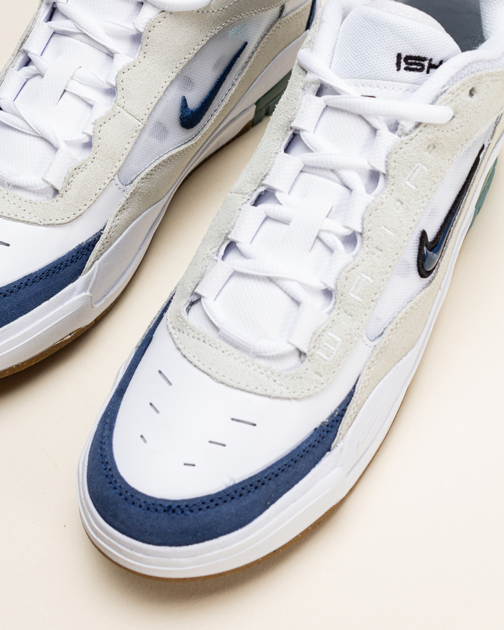 Nike SB Air Max Ishod - White/Summit White/Black/Navy