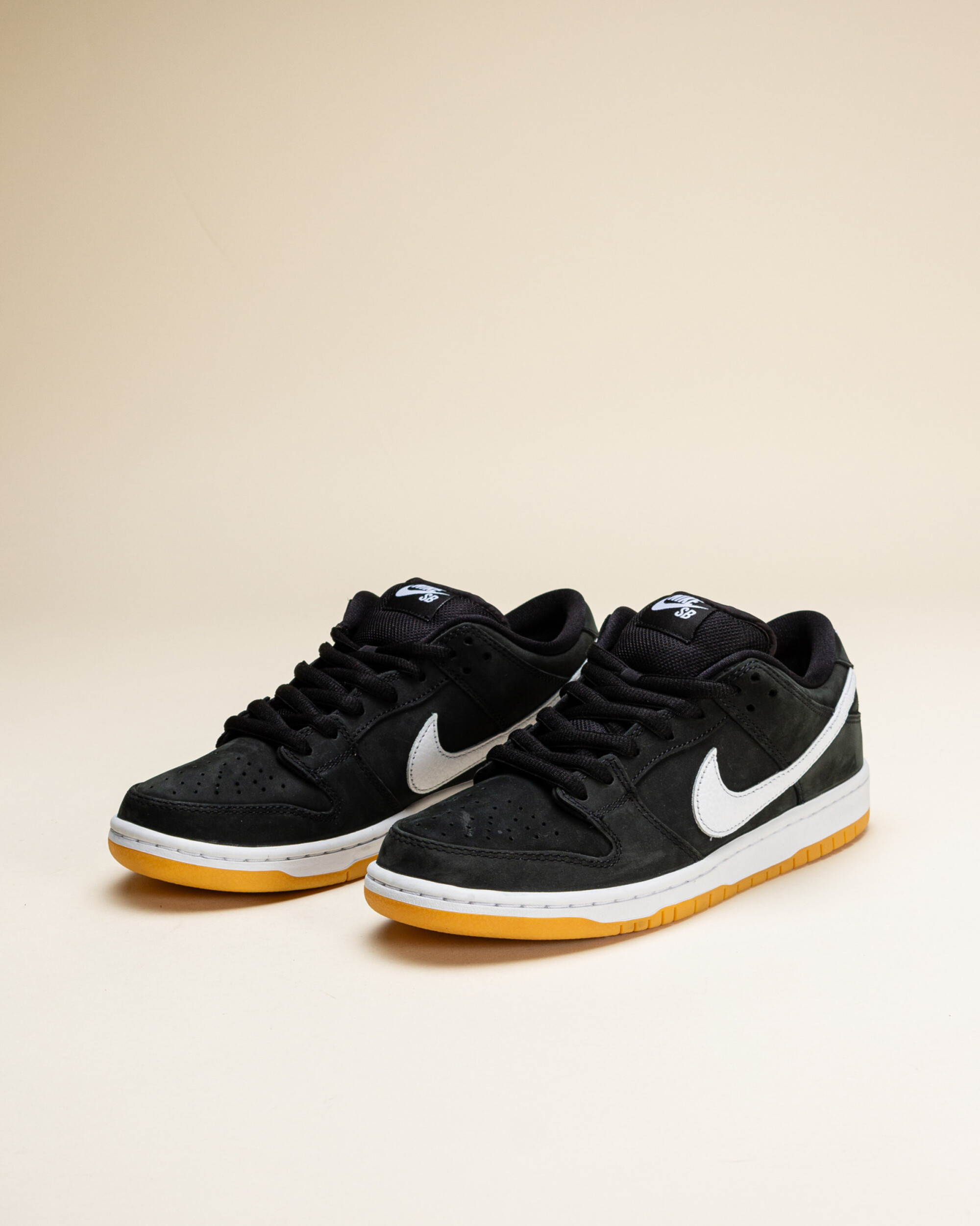 Nike SB Dunk Low - Black/Gum/Light Brown