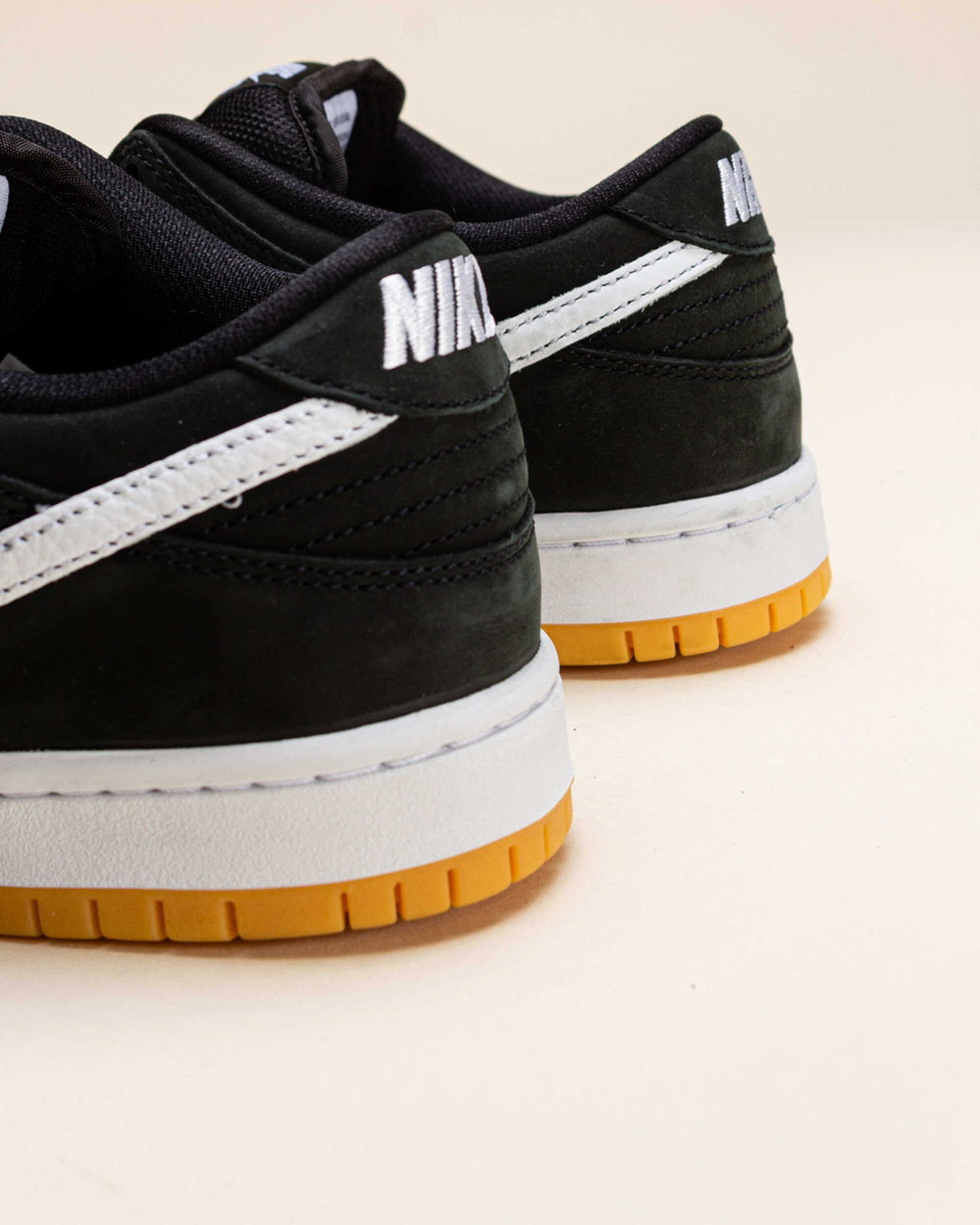 Nike SB Dunk Low - Black/Gum/Light Brown