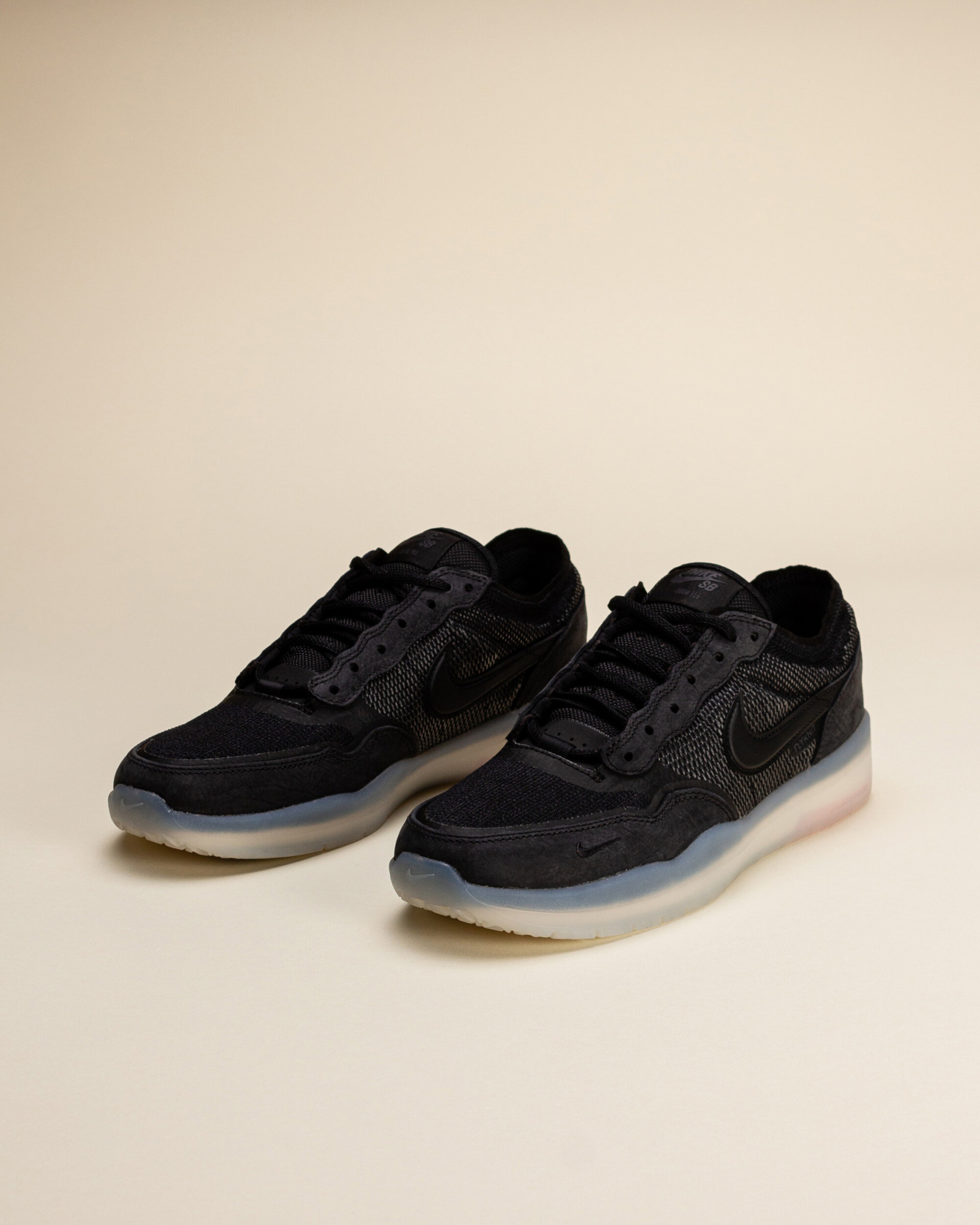 Nike SB PS8 - Black / Black