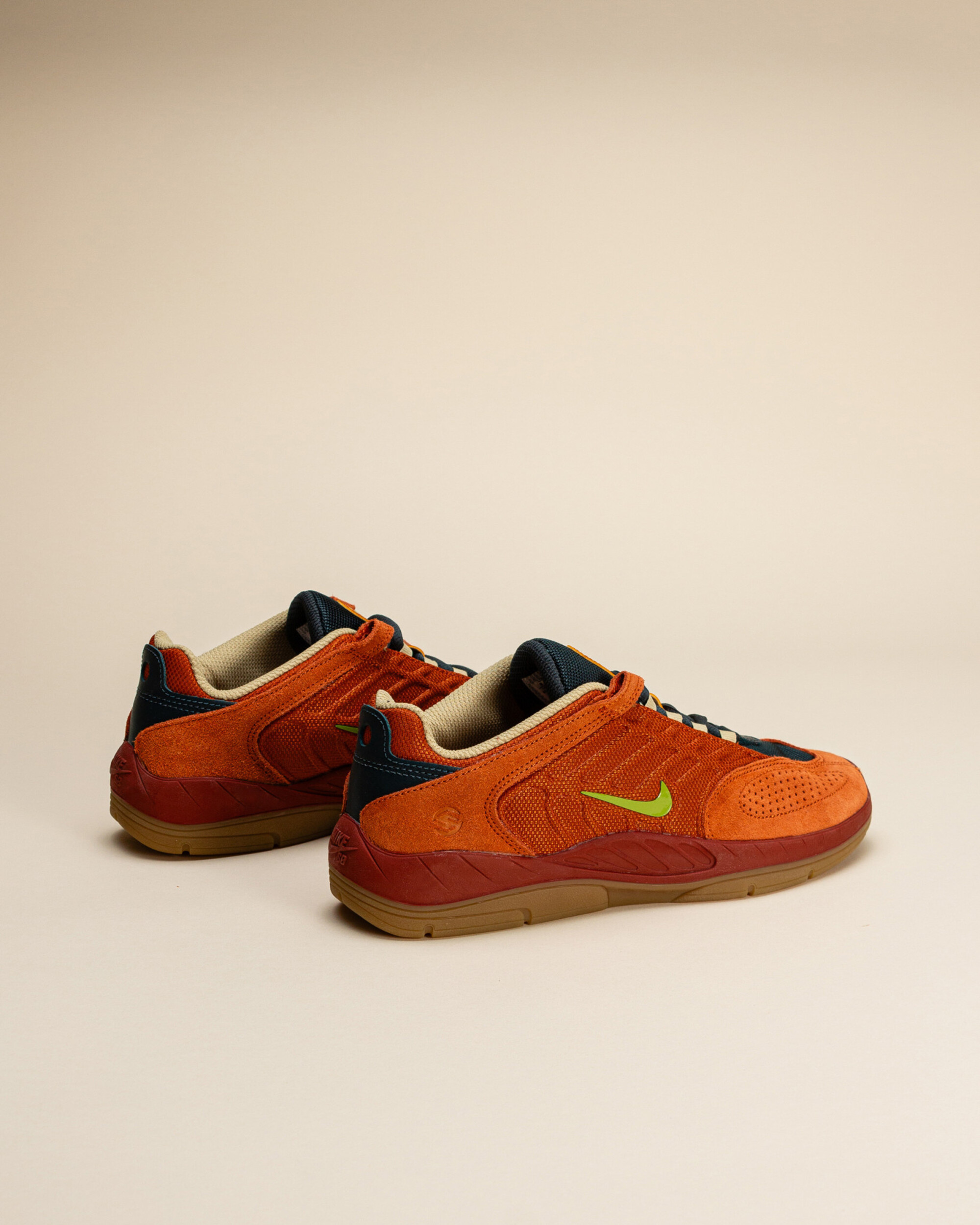 Nike SB Vertebrae Dark russet/pear-desert orange