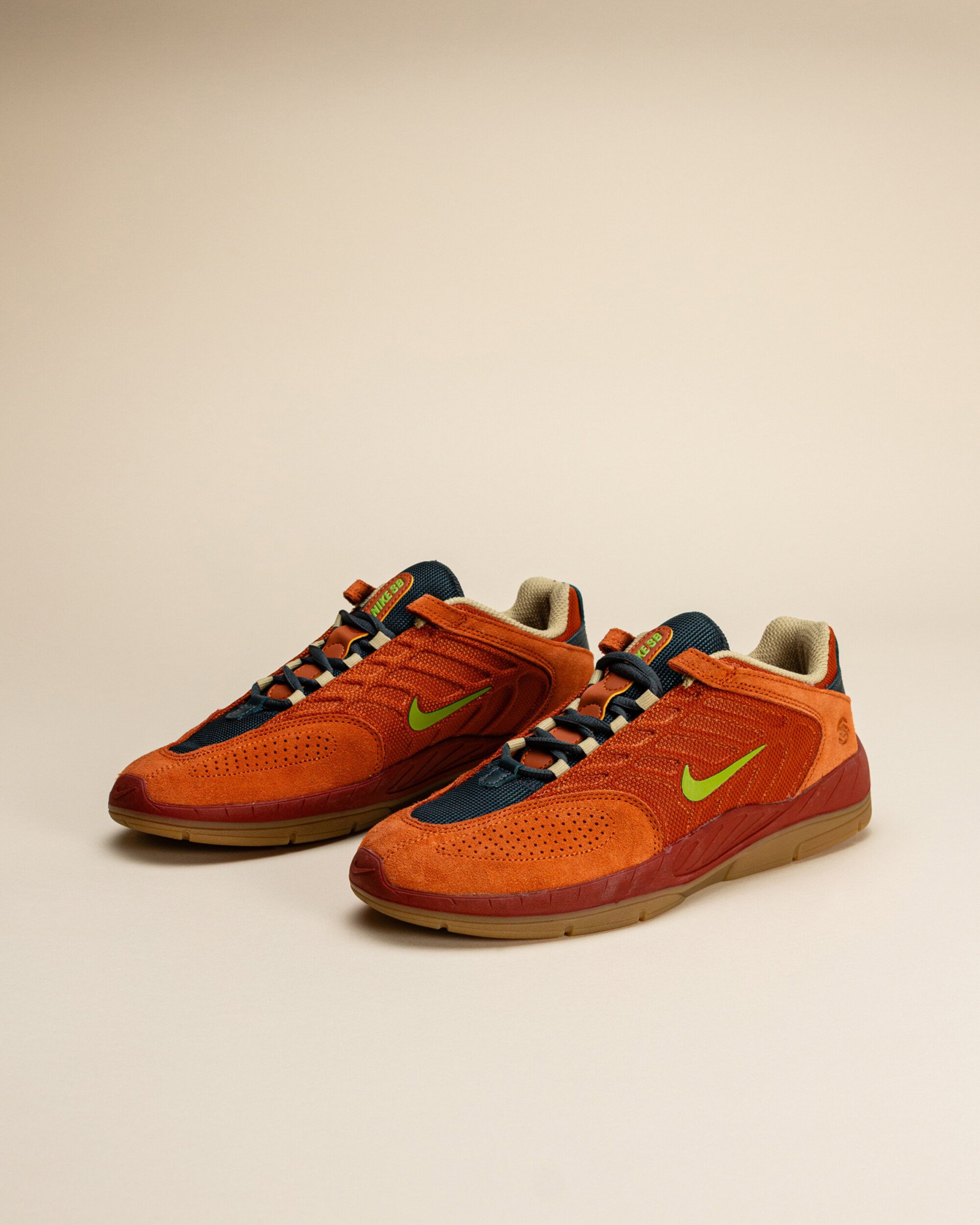 Nike SB Vertebrae Dark russet/pear-desert orange