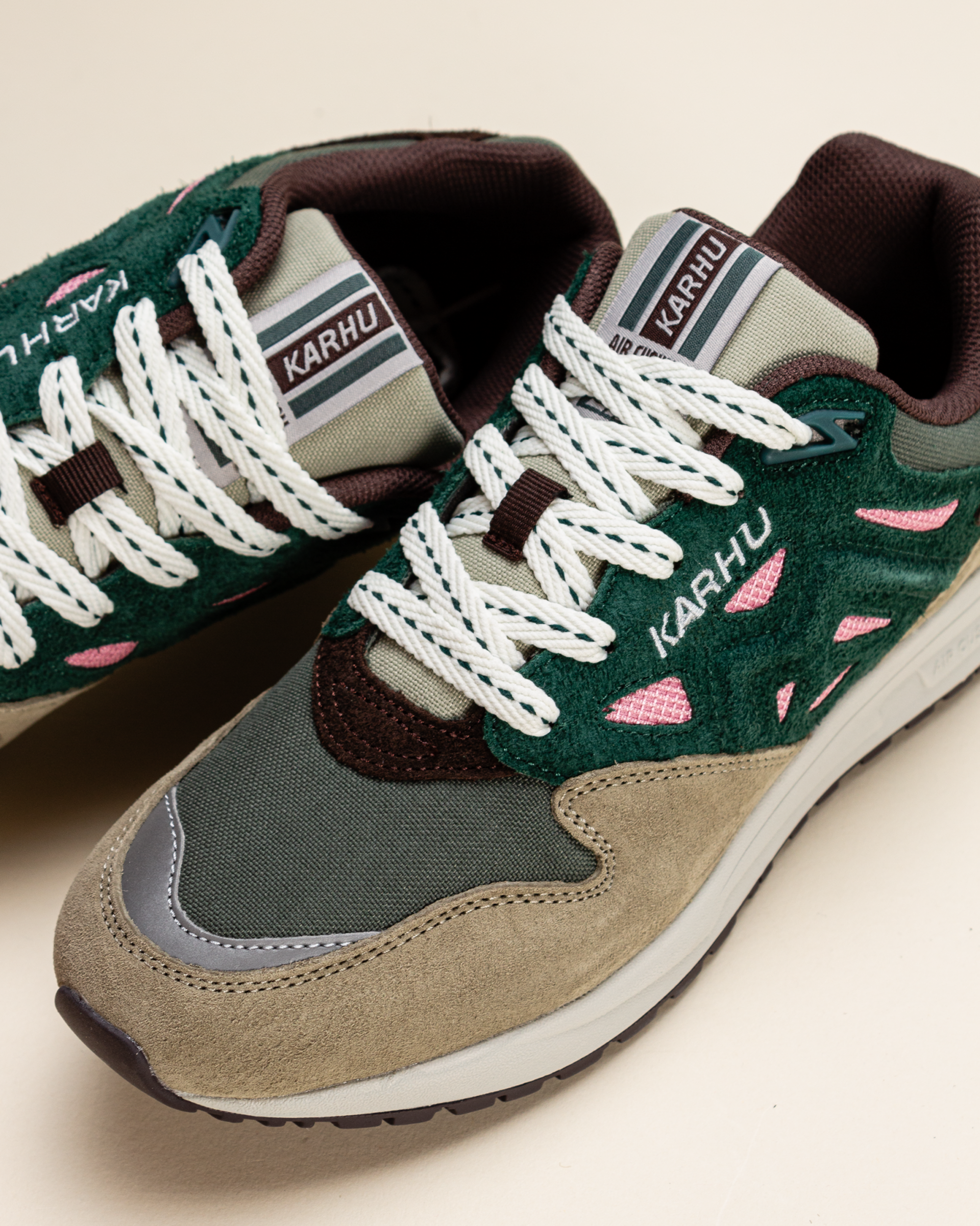 Karhu Legacy 96 - Abbey Stone/Rain Forest