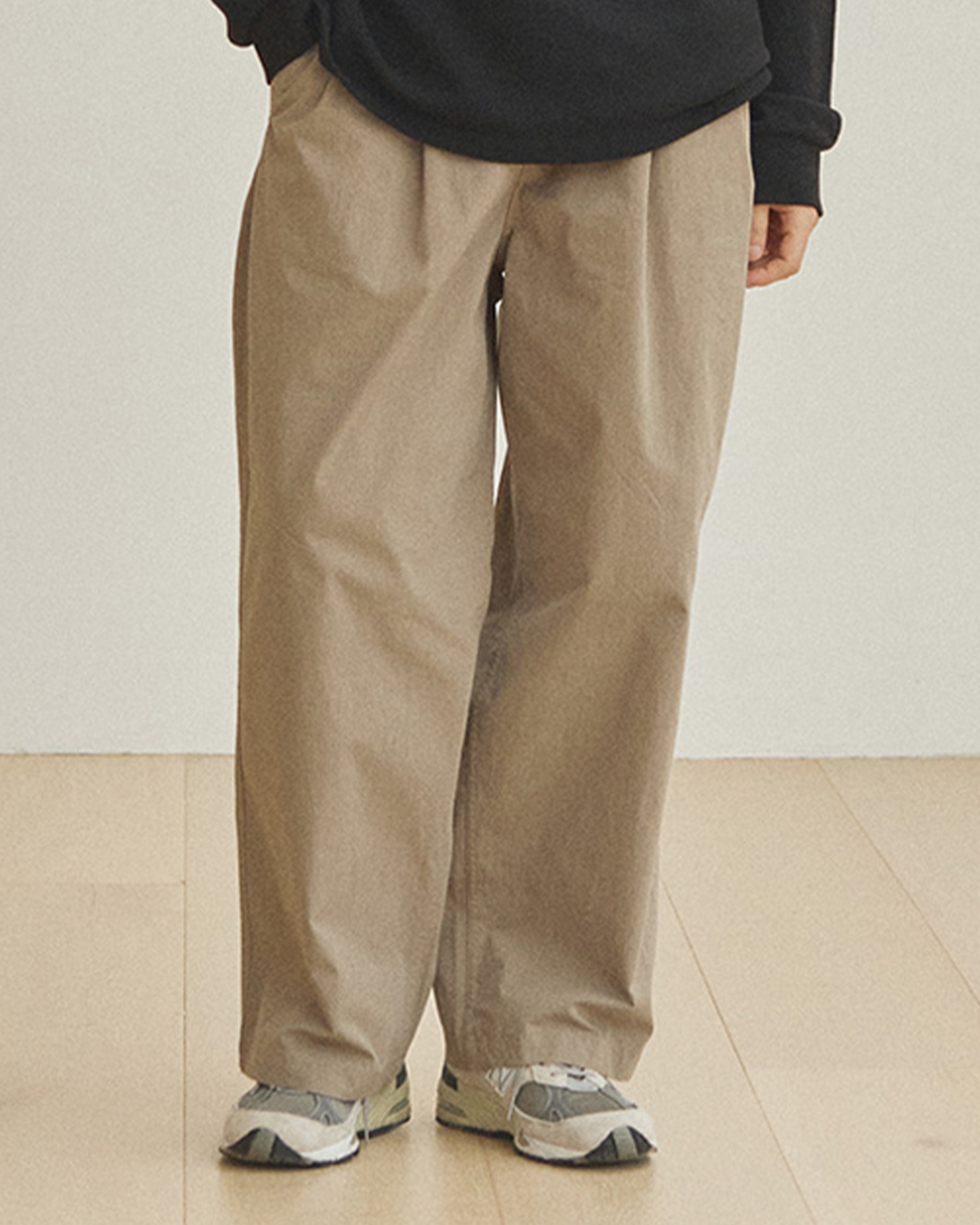 Kappy Two Tuck Wide Pants Beige