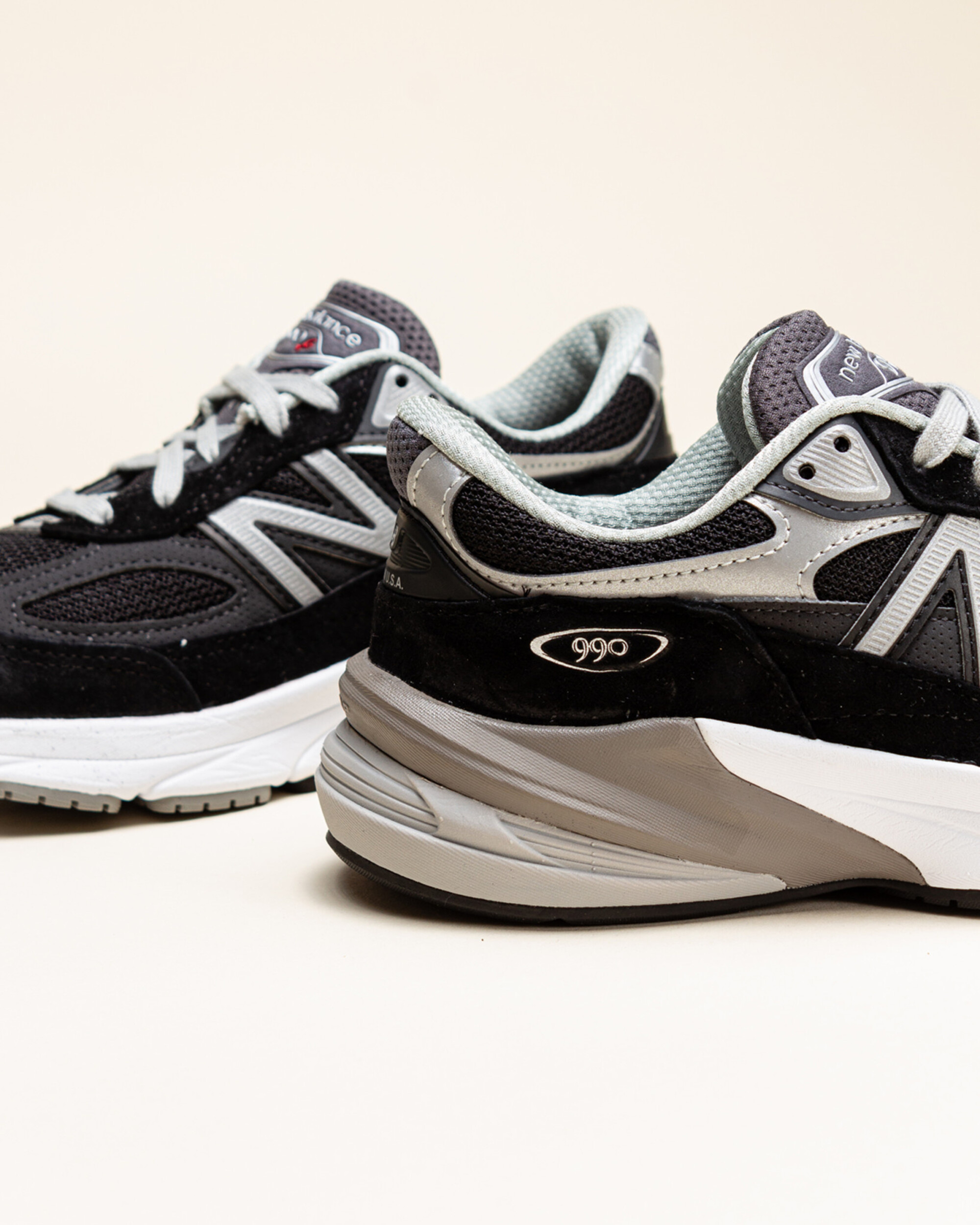 New Balance Made in USA 990v6 - Black / White