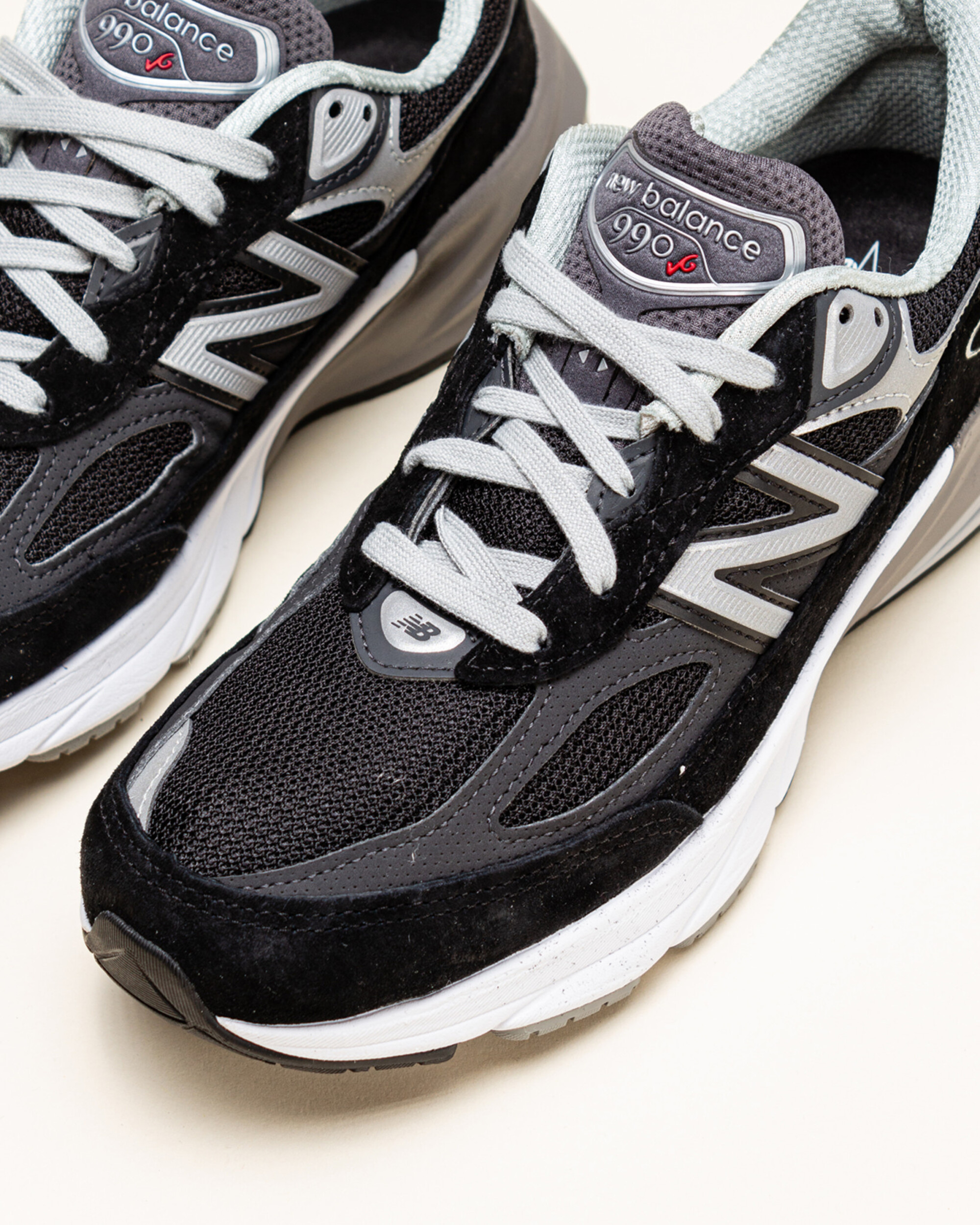 New Balance Made in USA 990v6 - Black / White