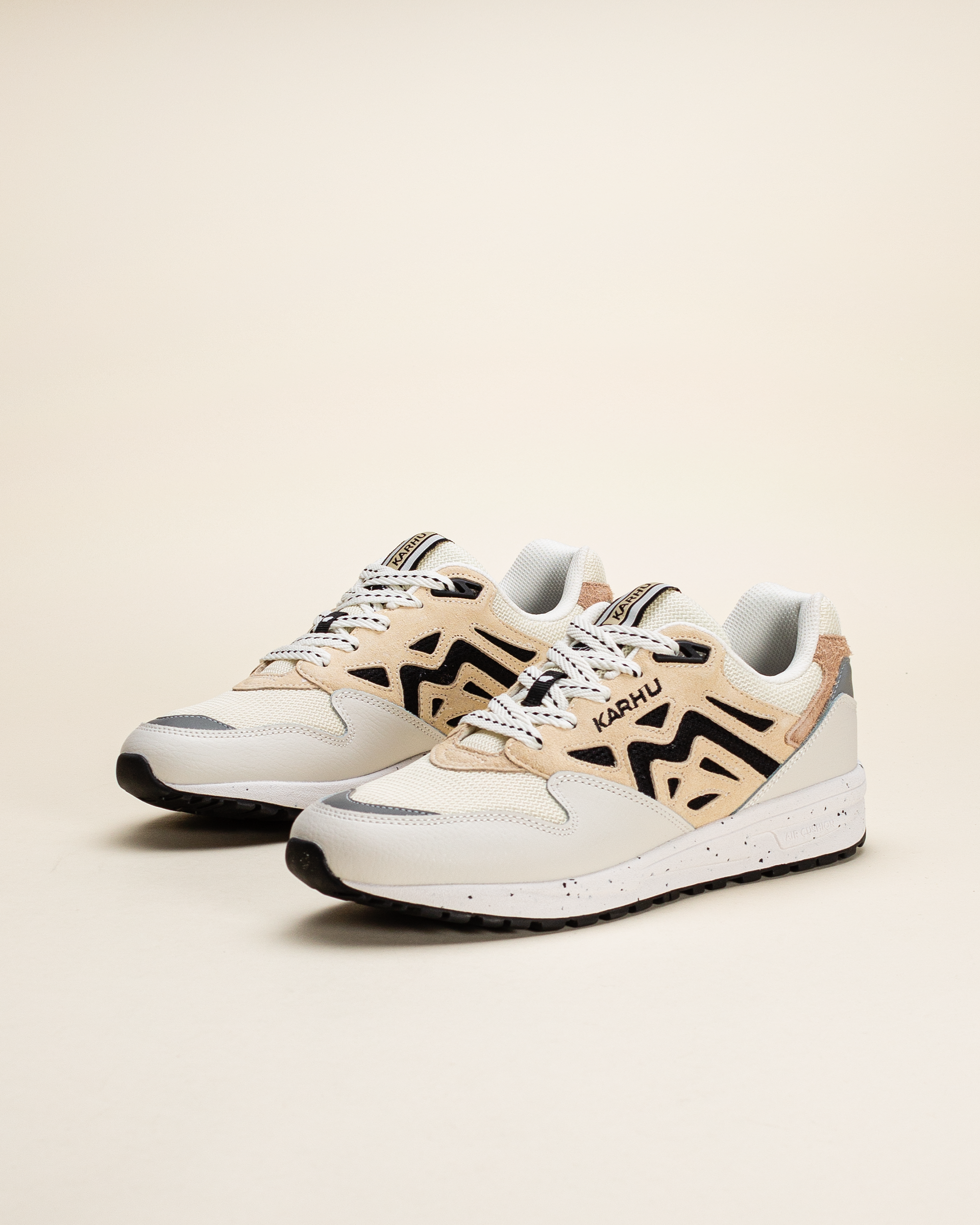 Karhu Legacy 96 - Blanc de Blanc/Wood