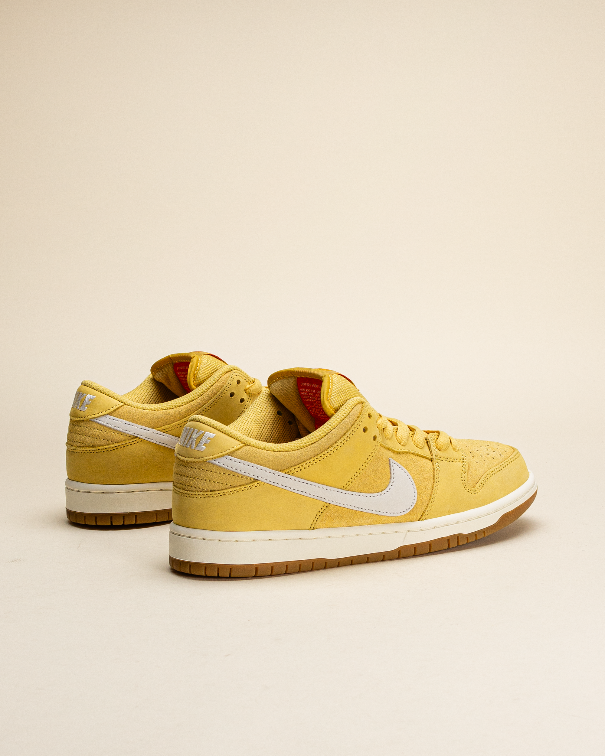 Nike SB Dunk Low Pro Saturn Gold / Solar Flare