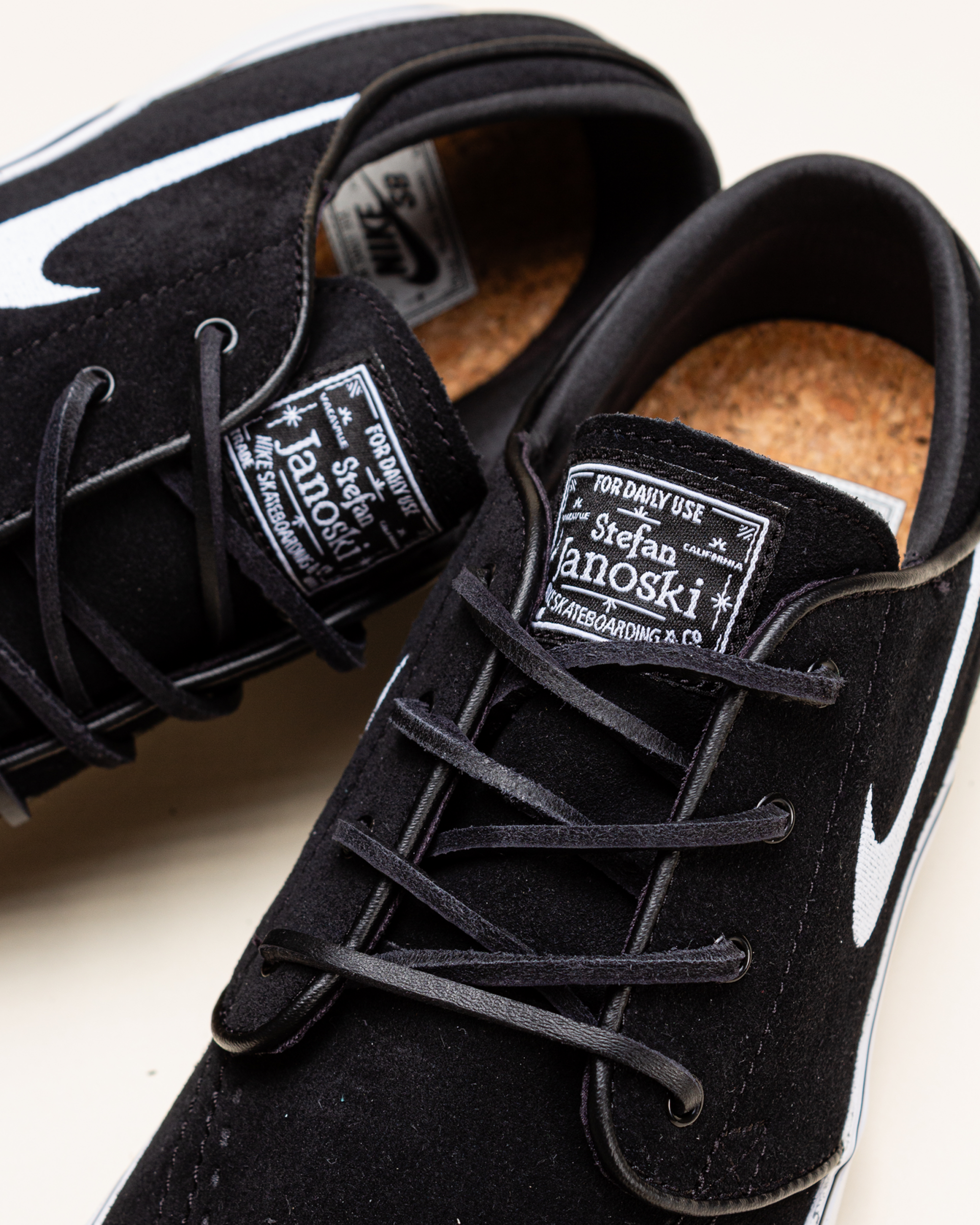 Nike SB Zoom Janoski OG+ - Black / White