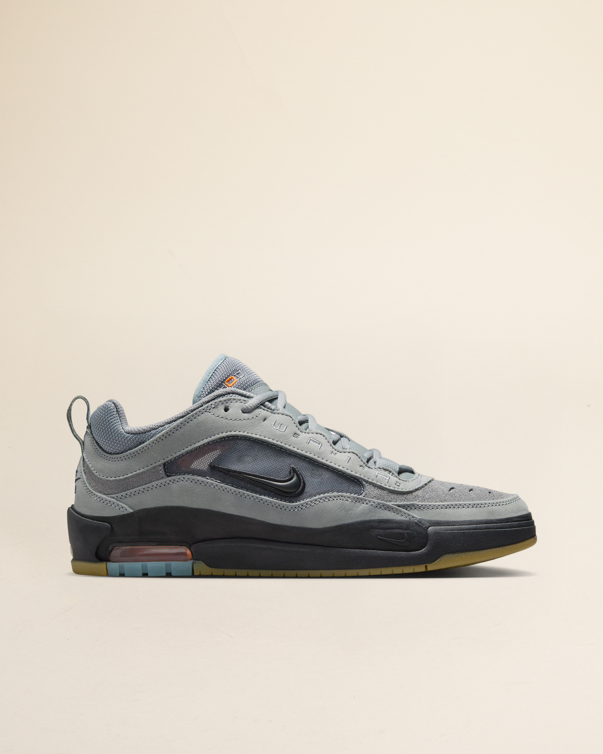 靴 Nike SB Ishod 2 \"Cool Grey\" Nike SB's Clean Air Max Ishod Gets Its Coolest Colorway Yet