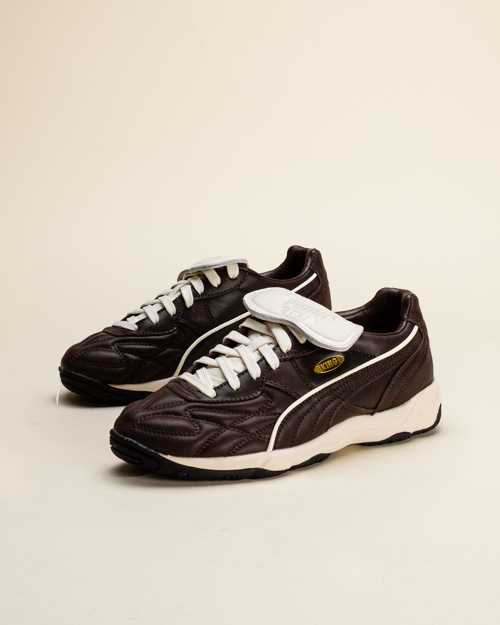 Puma King Indoor - Dark Chocolat/Warm White