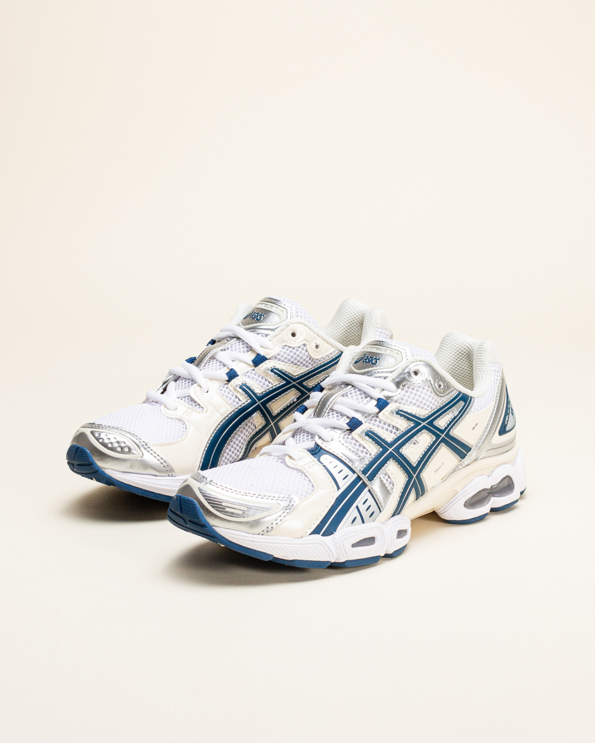 Asics Gel-Nimbus 9 - White / Light Indigo