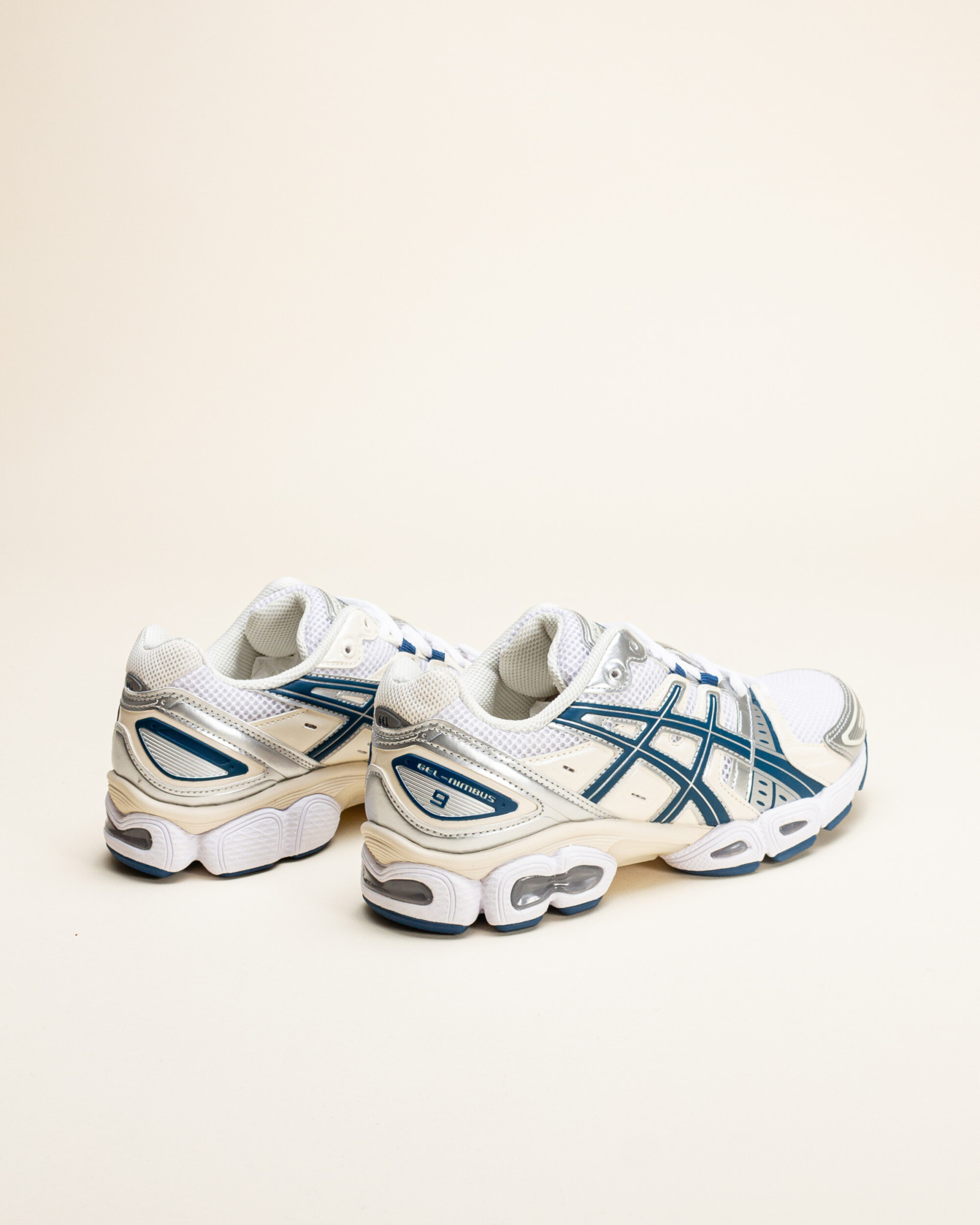 Asics Gel-Nimbus 9 - White / Light Indigo