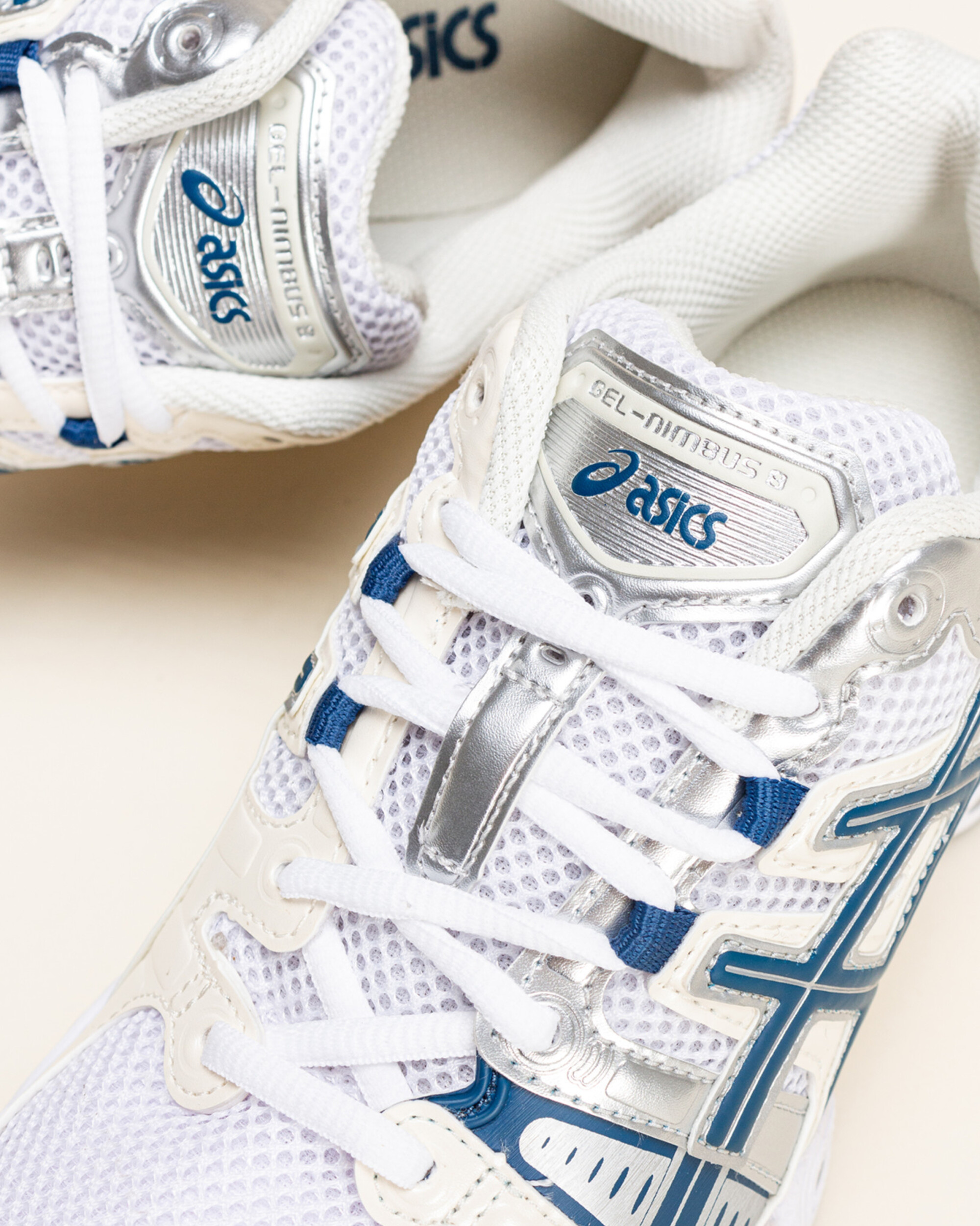 Asics Gel-Nimbus 9 - White / Light Indigo