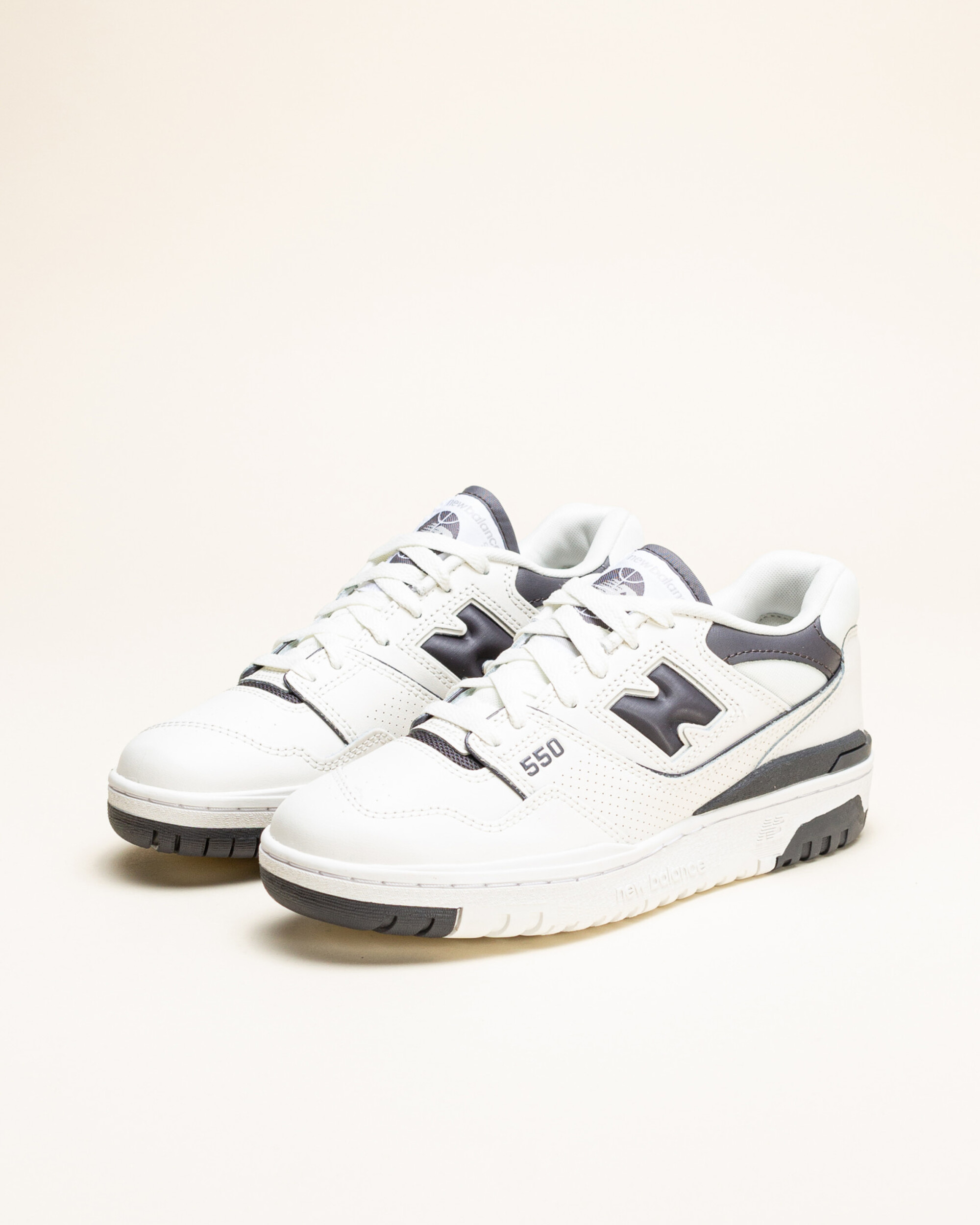 New Balance 550 - Sea Salt / Magnet